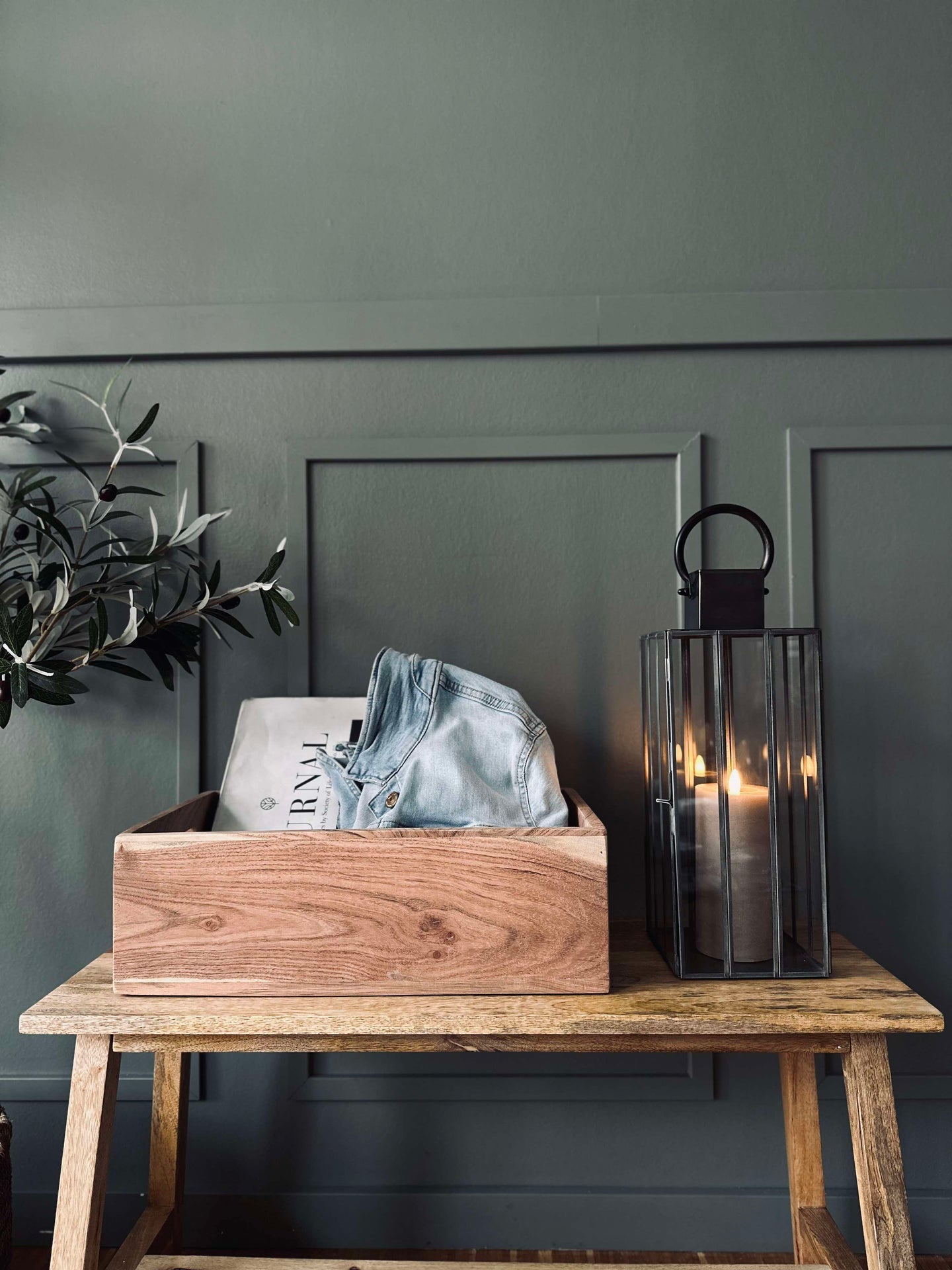 Kasse i massiv akasie