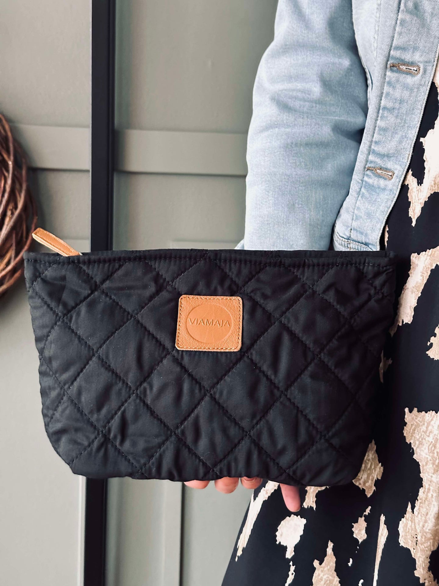Toalettmappe / clutch – Svart quilt