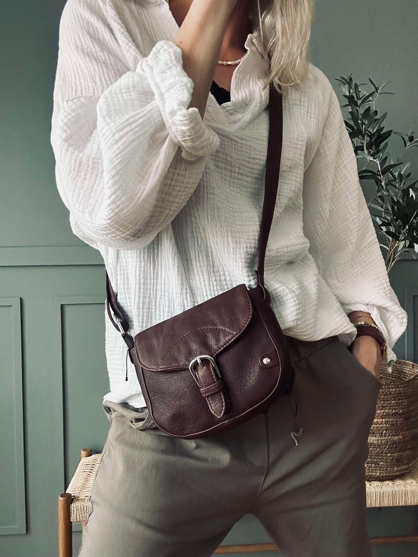 Crossbody Aura Mørkebrun
