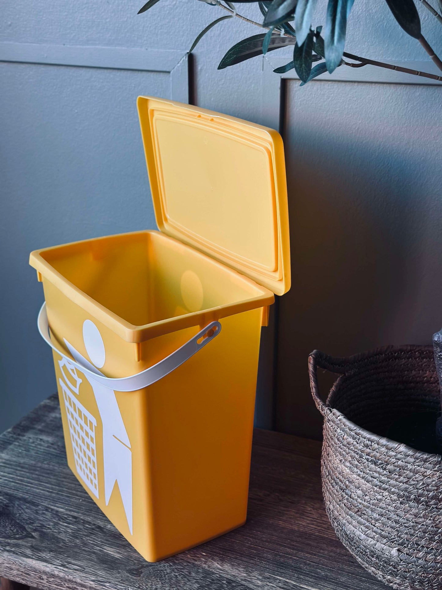 BIO Bøtte med lokk 12 liter - GUL