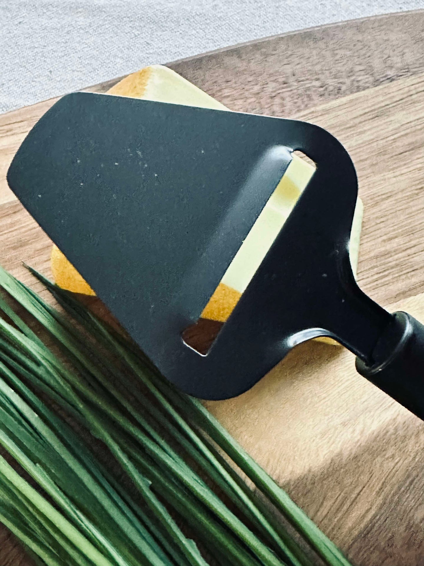 Ostehøvel 21 cm svart