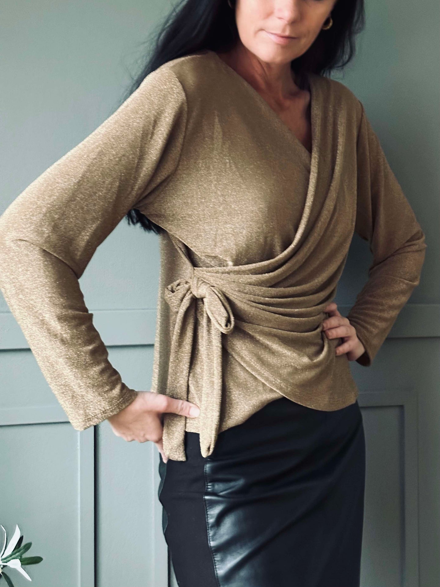 Omslagsbluse med glimmer - Gold