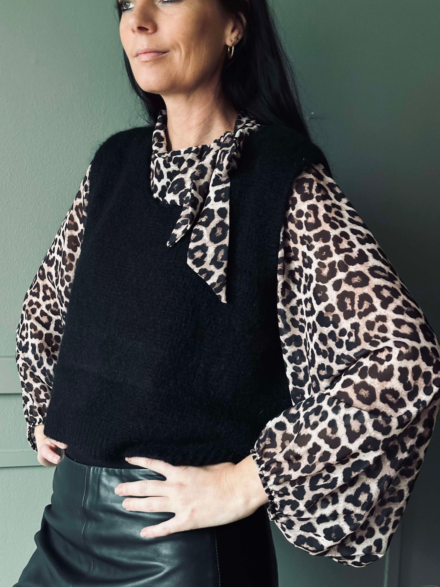 Bluse m. Sløyfe - Leopard