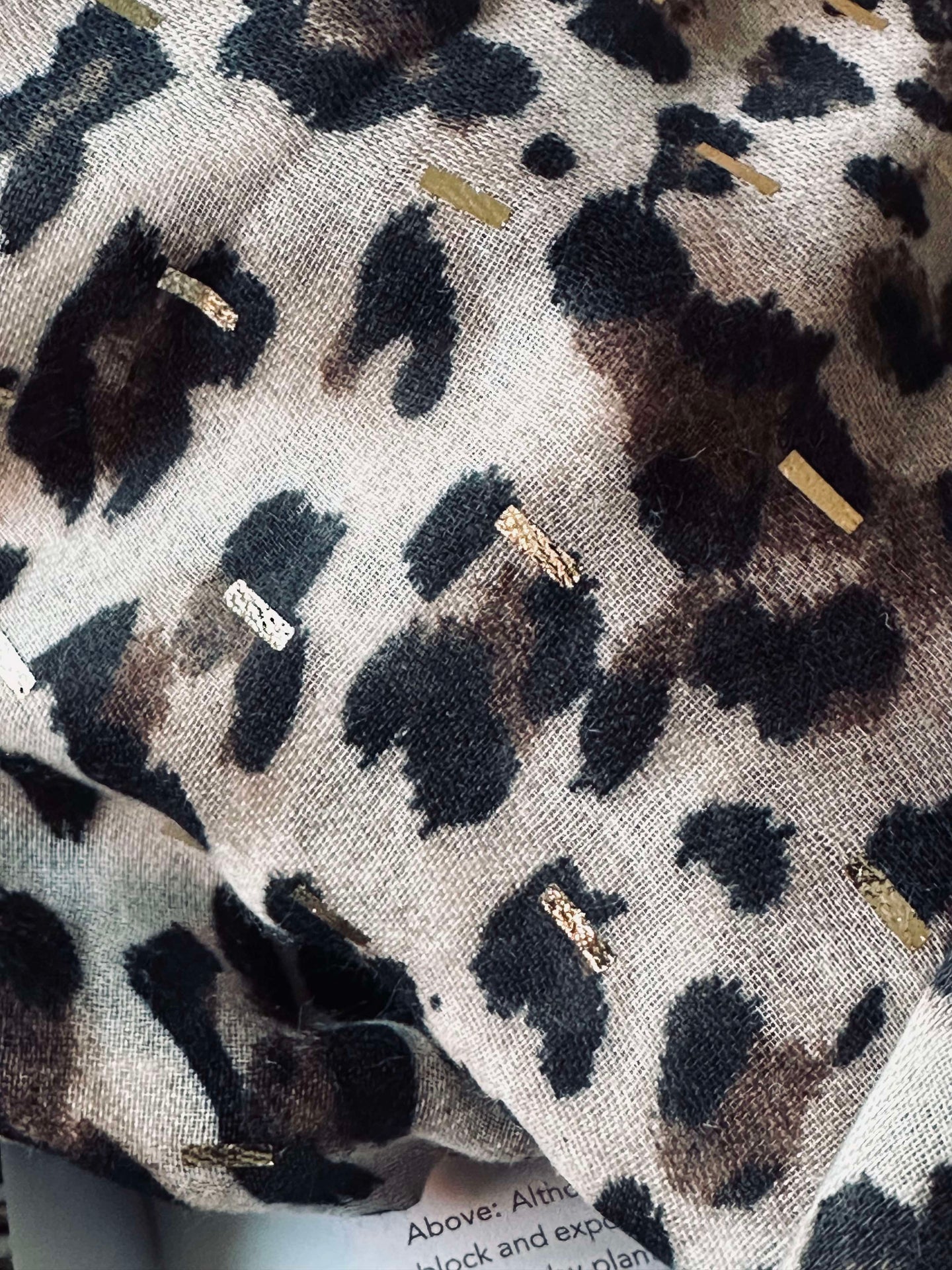 Skjerf Leopard med gulldetalj - Camel