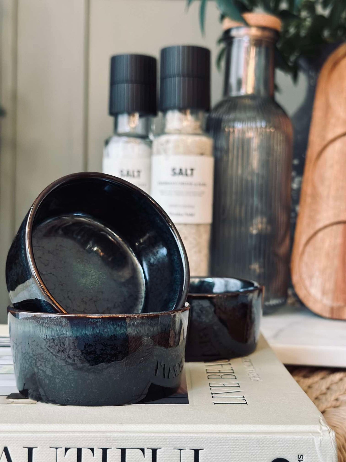 Tapas sett med 3 boller og fat - Steingods miks