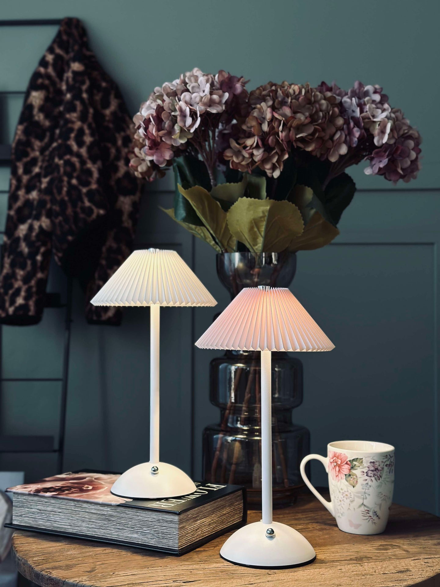 Touch Bordlampe Plissé Hvit