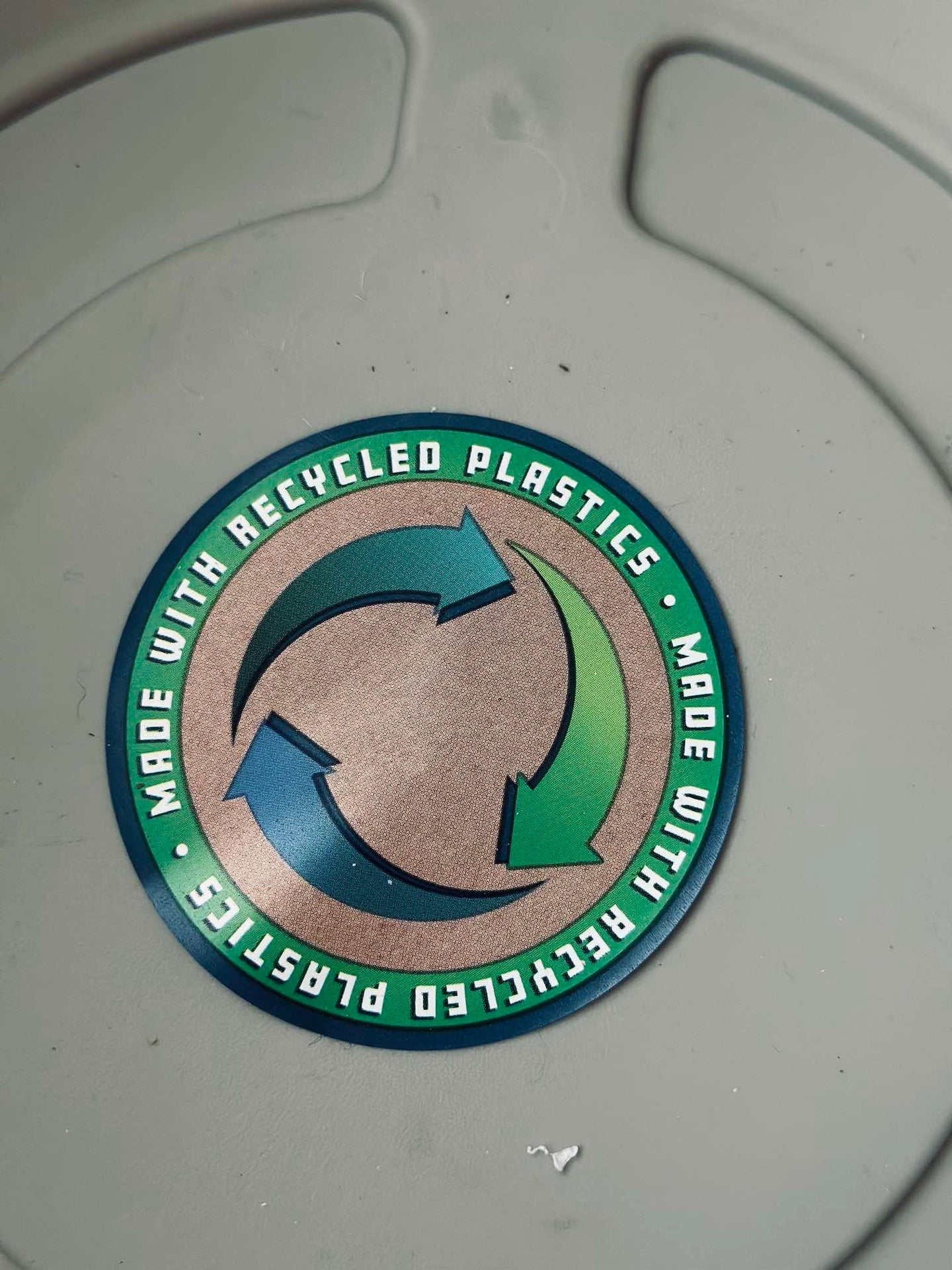 Speilbasseng i resirkulert plast - Sand