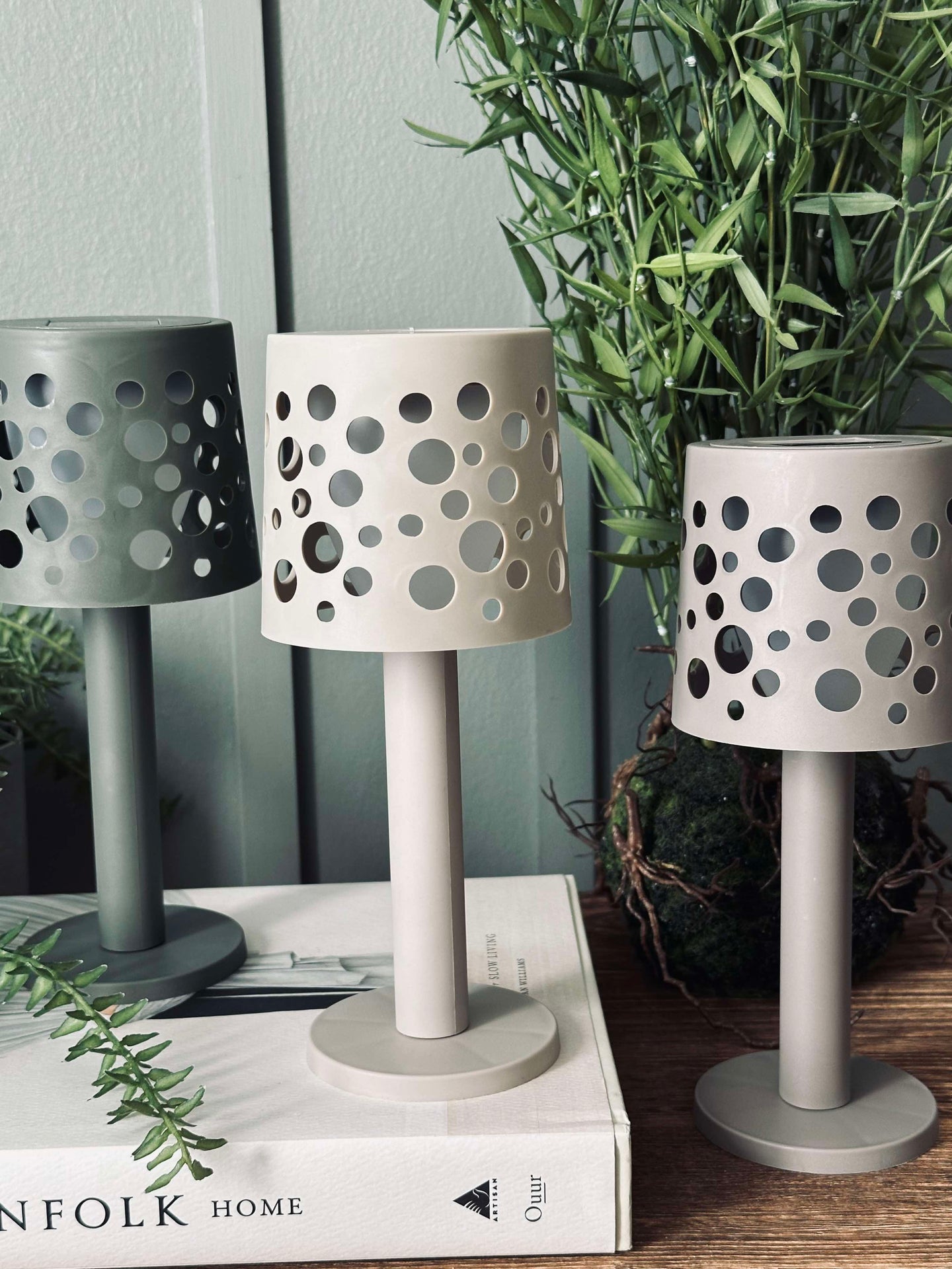 Bordlampe med solceller - Mørk beige
