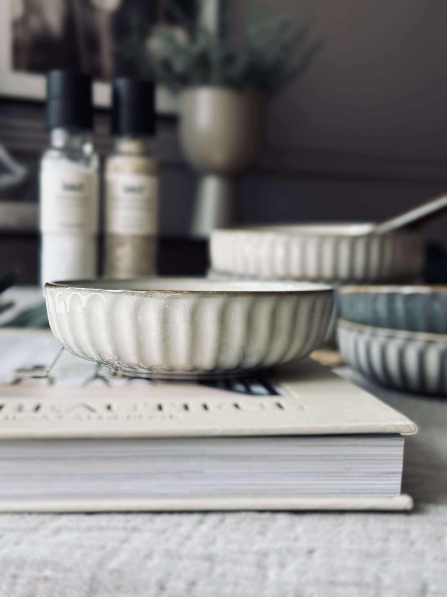 Skål VIGA stripet steintøy - Sand 12cm