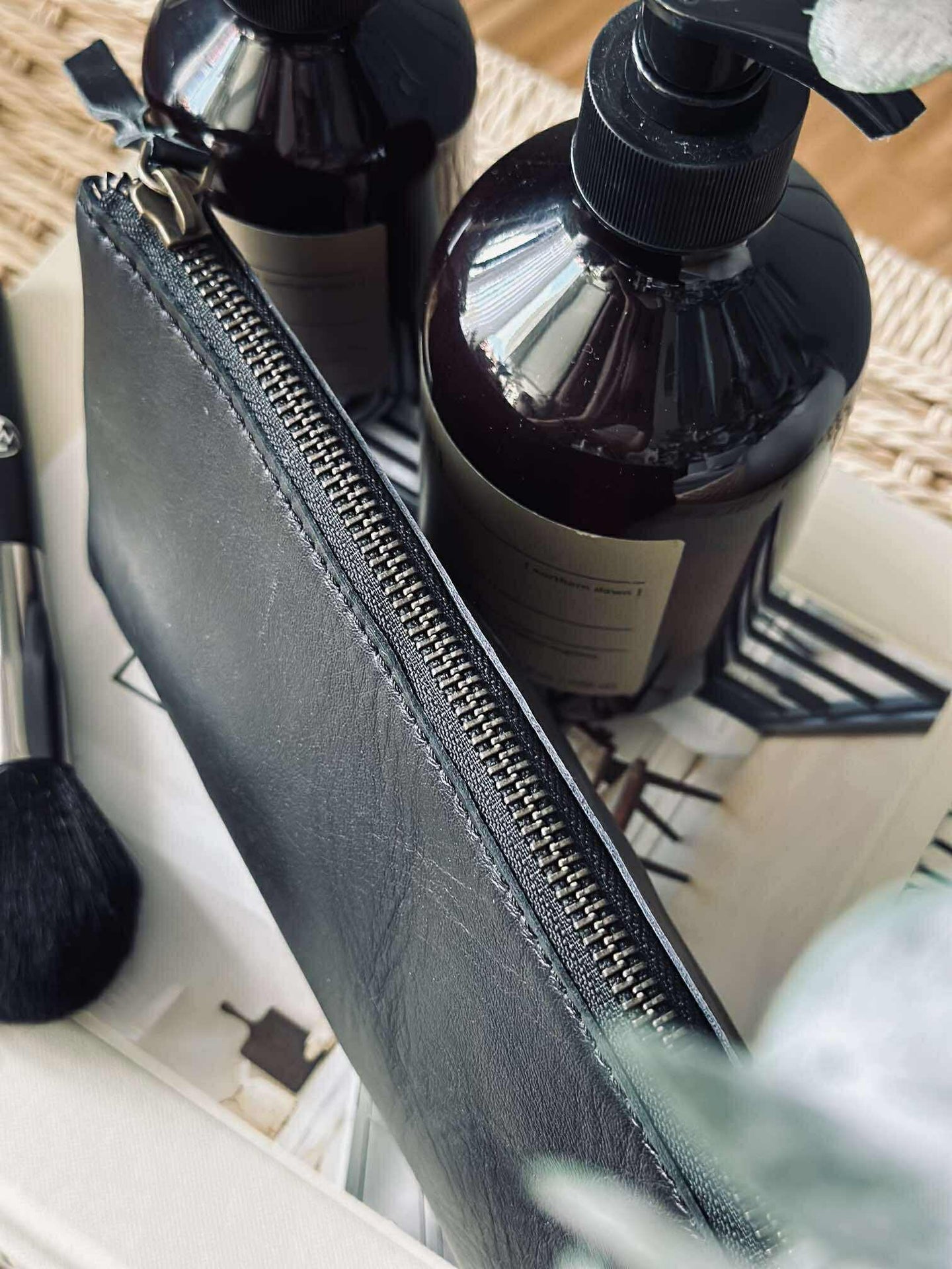 Sminkepung - Black leather