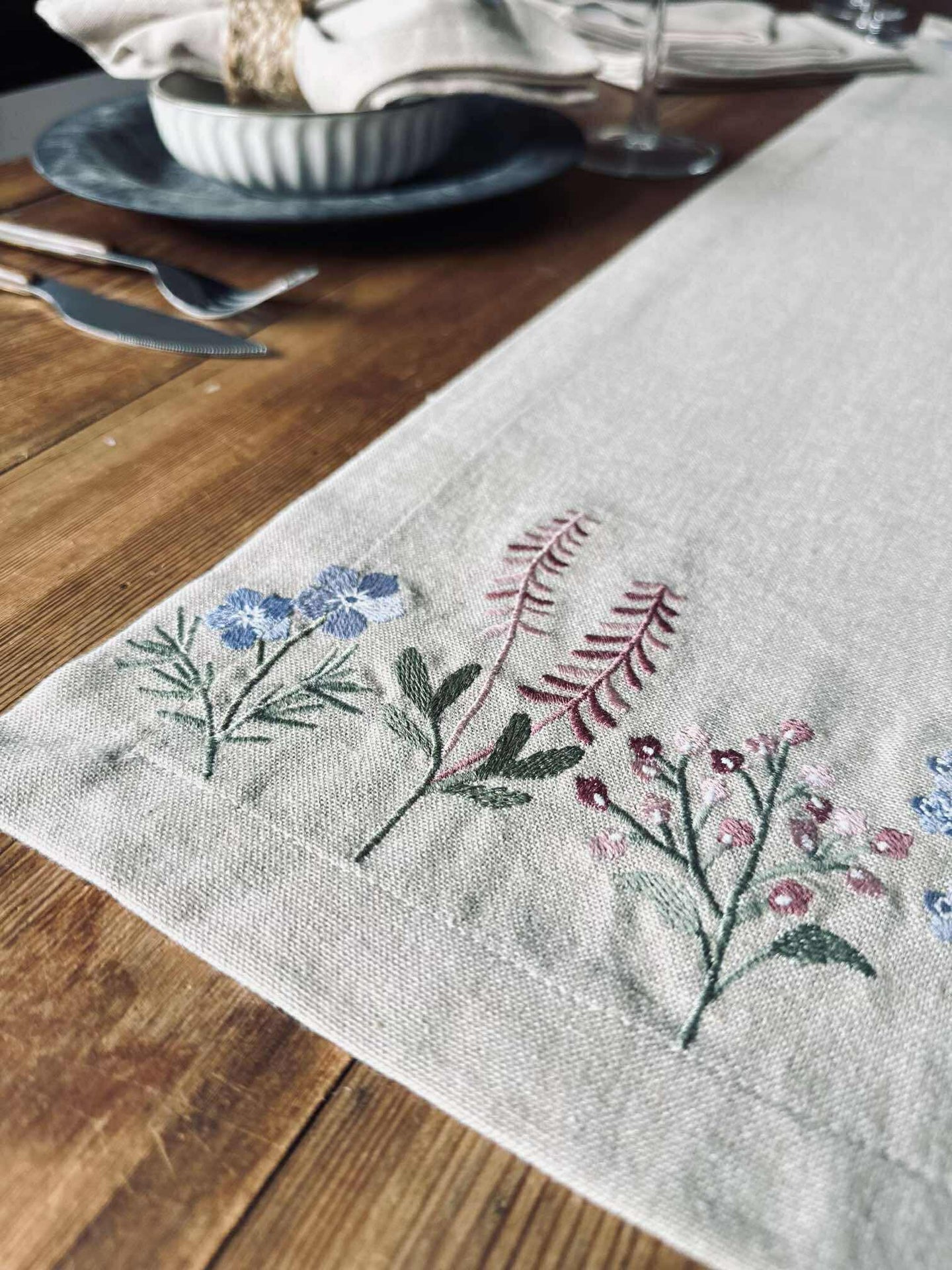 Bordløper flower broderi - Linlook