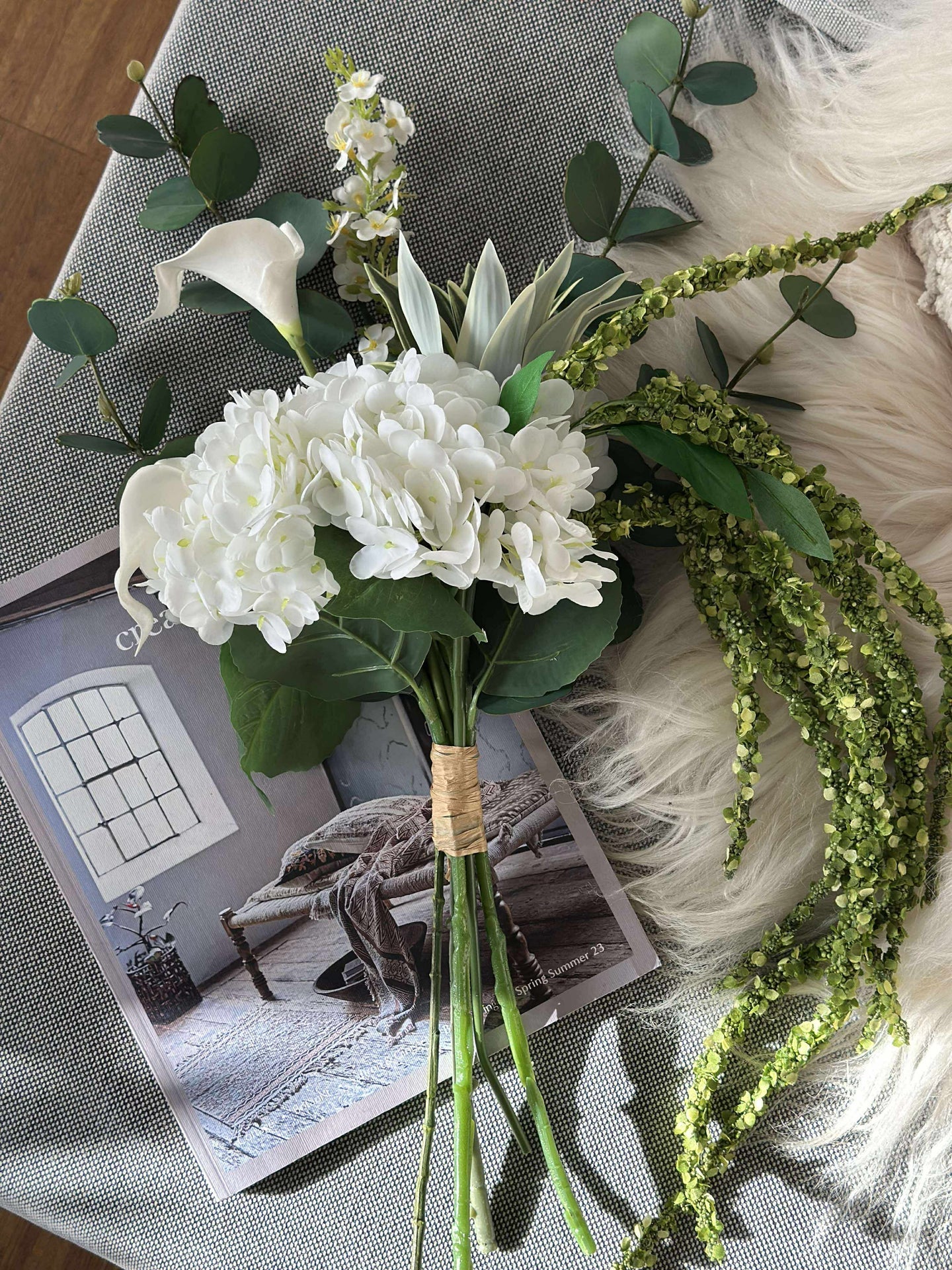 Bukett med hvit hortensia