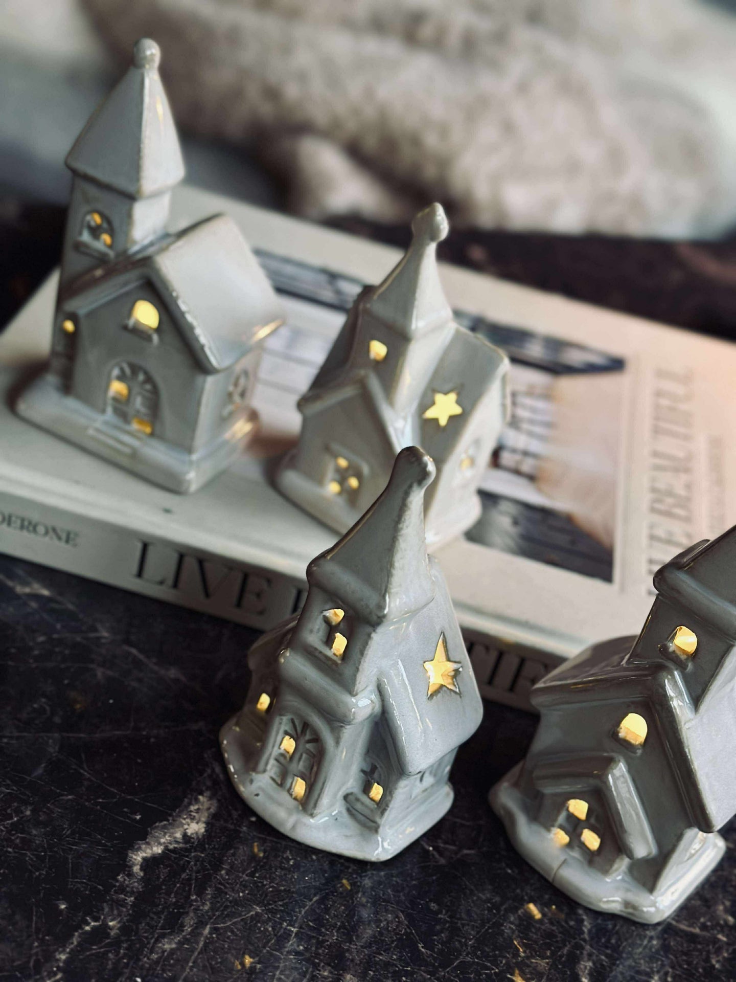 Lyshus Kirke med LED - WHITE MIX