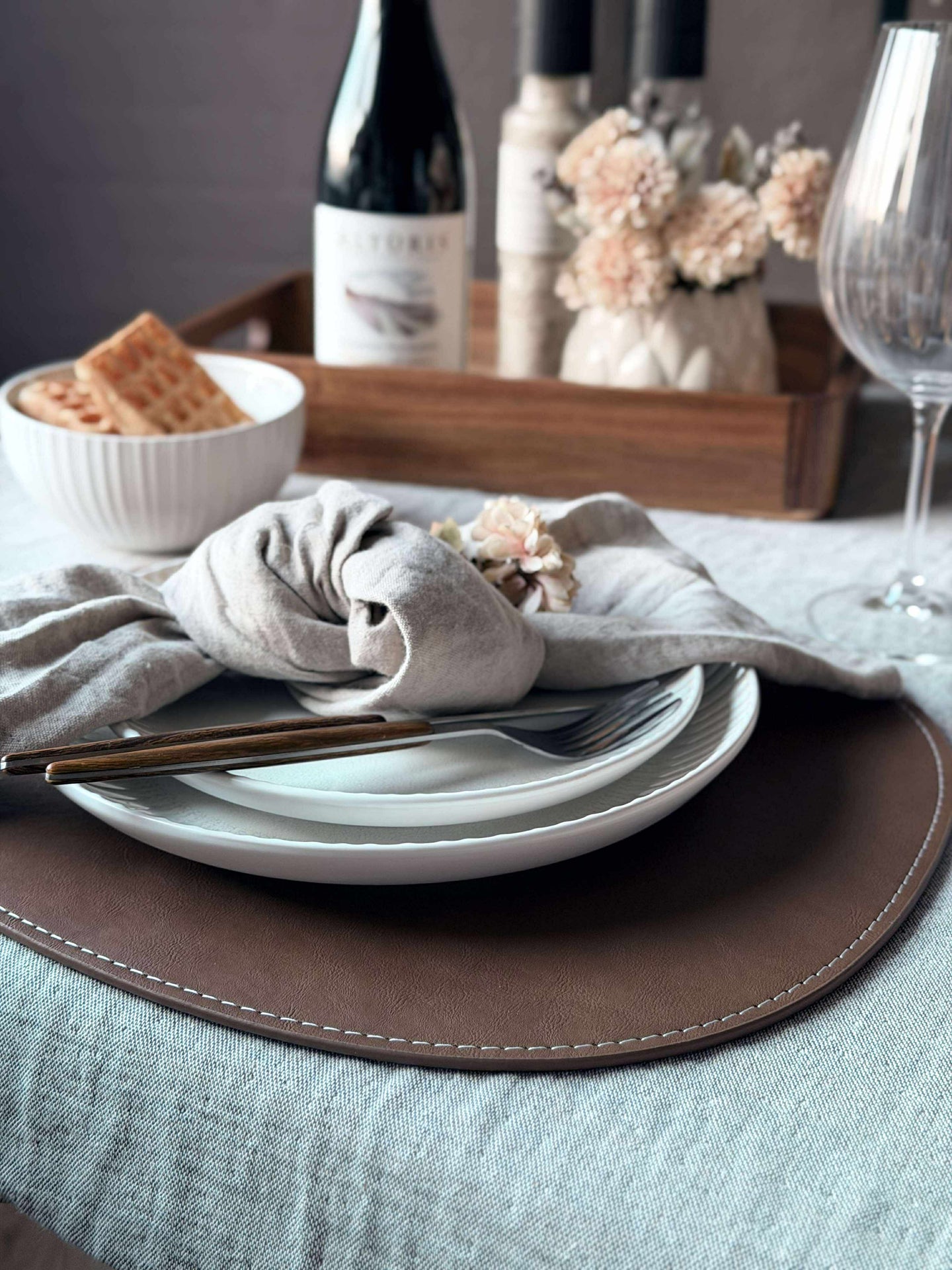 Oval bordbrikke - Brun