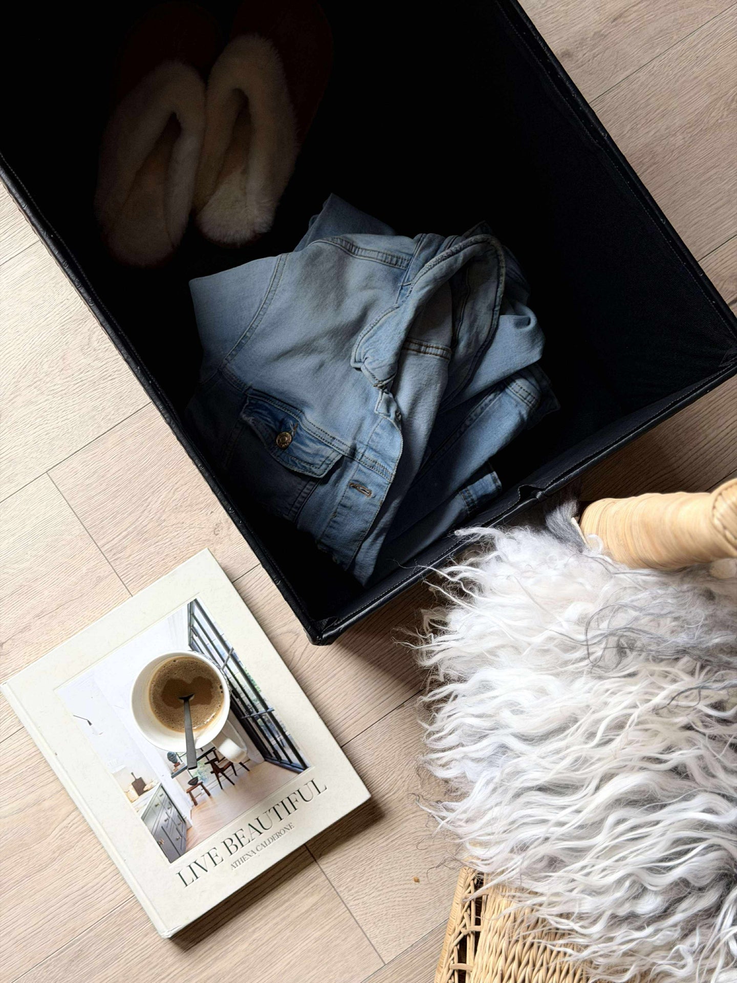 Benke med oppbevaring - Stor