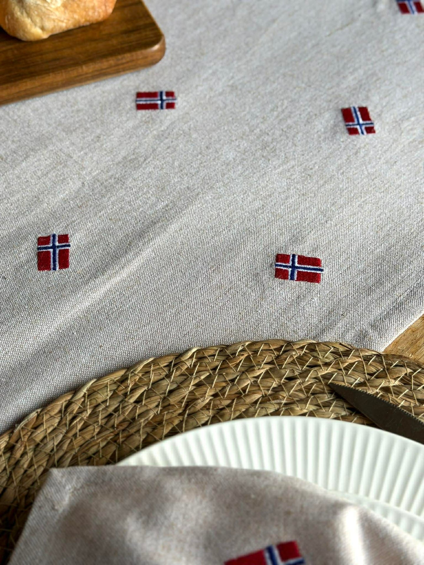 Bordløper med norske flagg – Flere størrelser