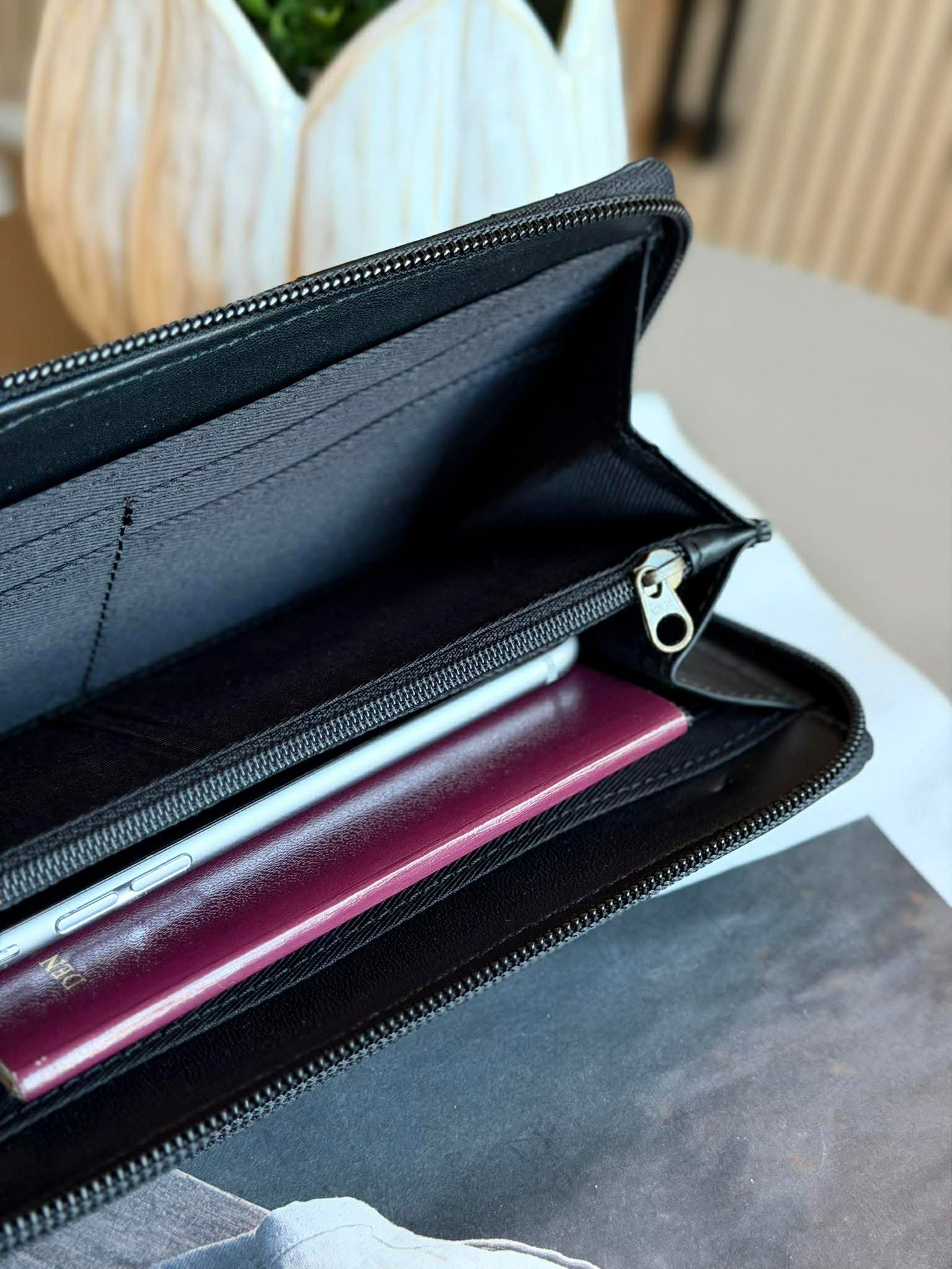 Clutch med nagler - LIMA Small svart