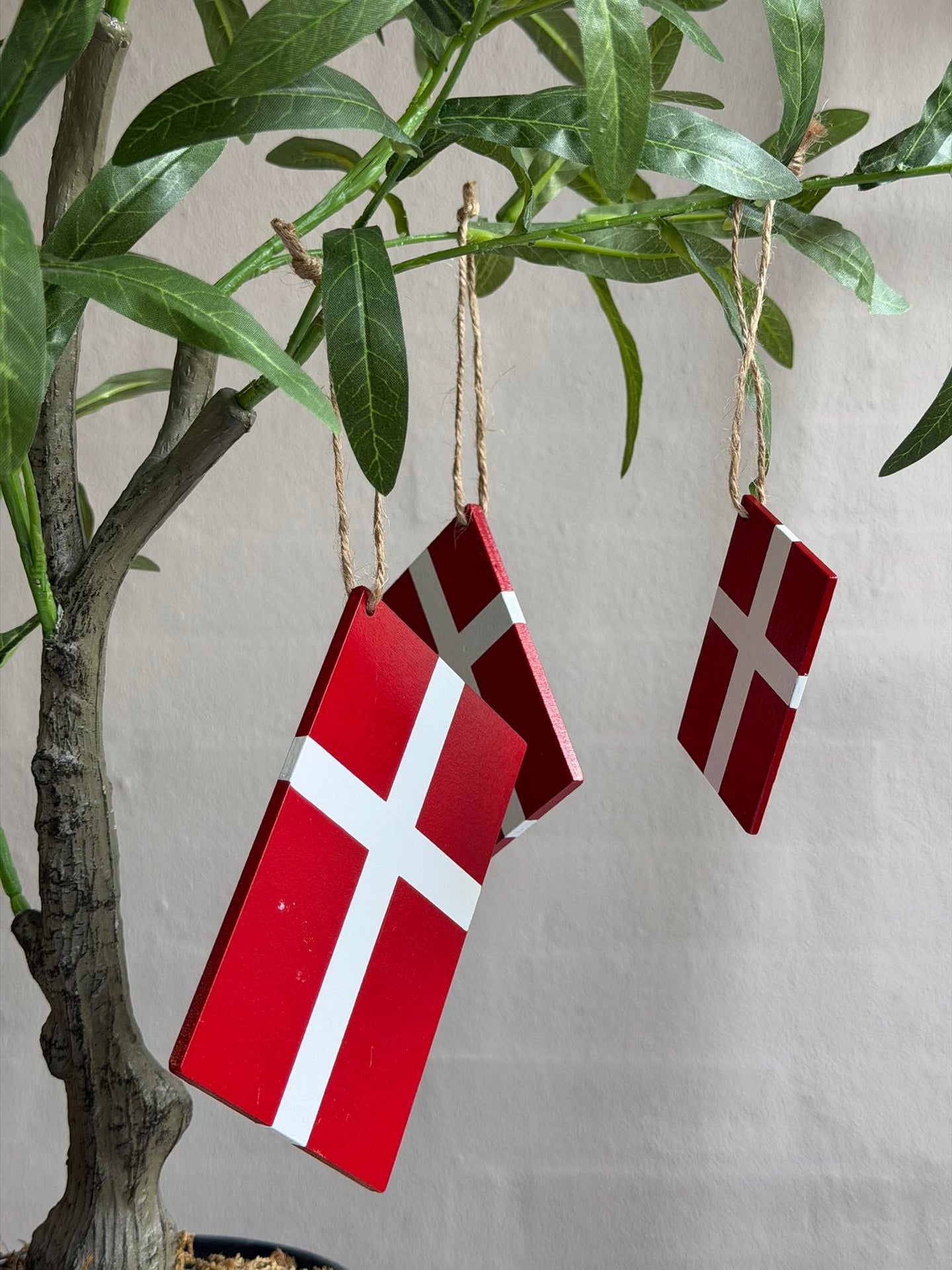 Dannebrog med oppheng - Flere størrelser