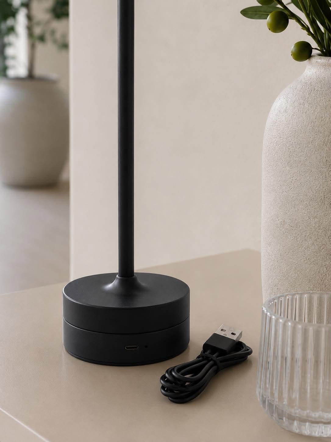 LED Bordlampe oppladbar – Lux Black