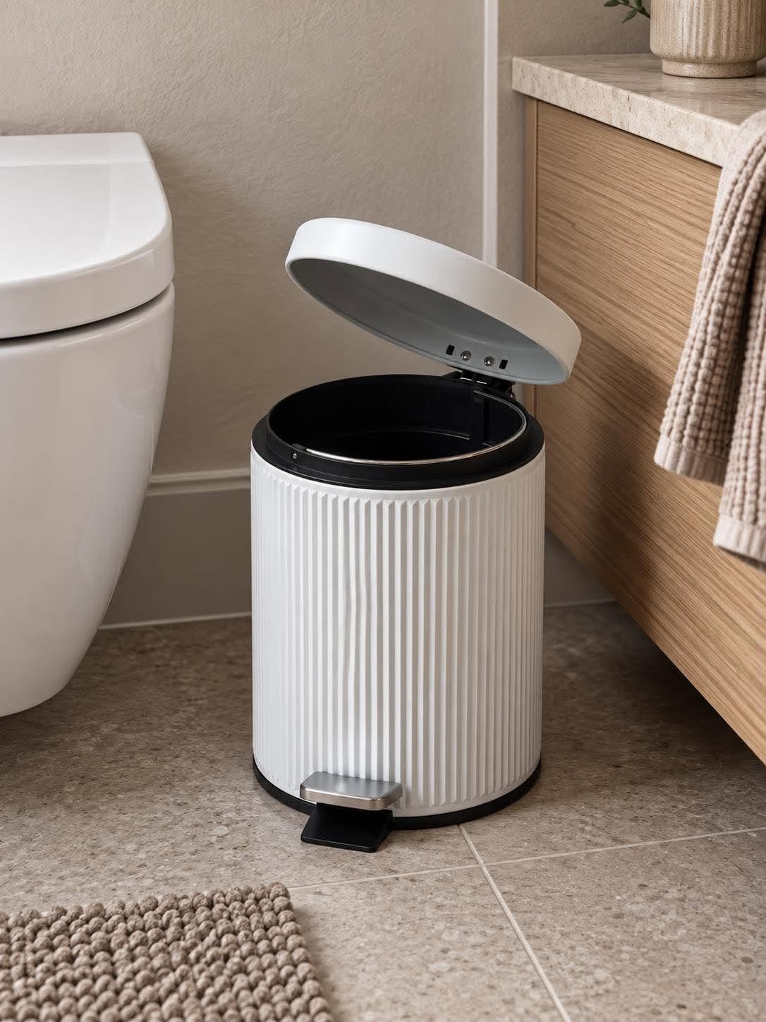 Pedalbøtte riflet - Hvit