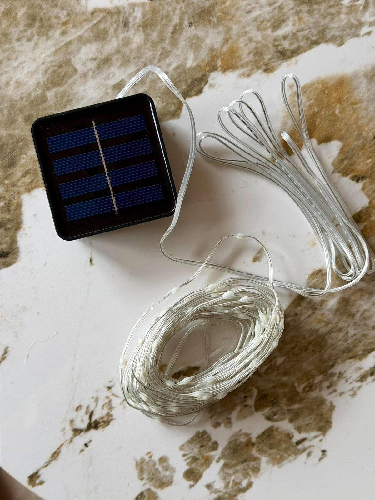 Solcellelysslynge med 120 varmhvite LED og 8 funksjoner