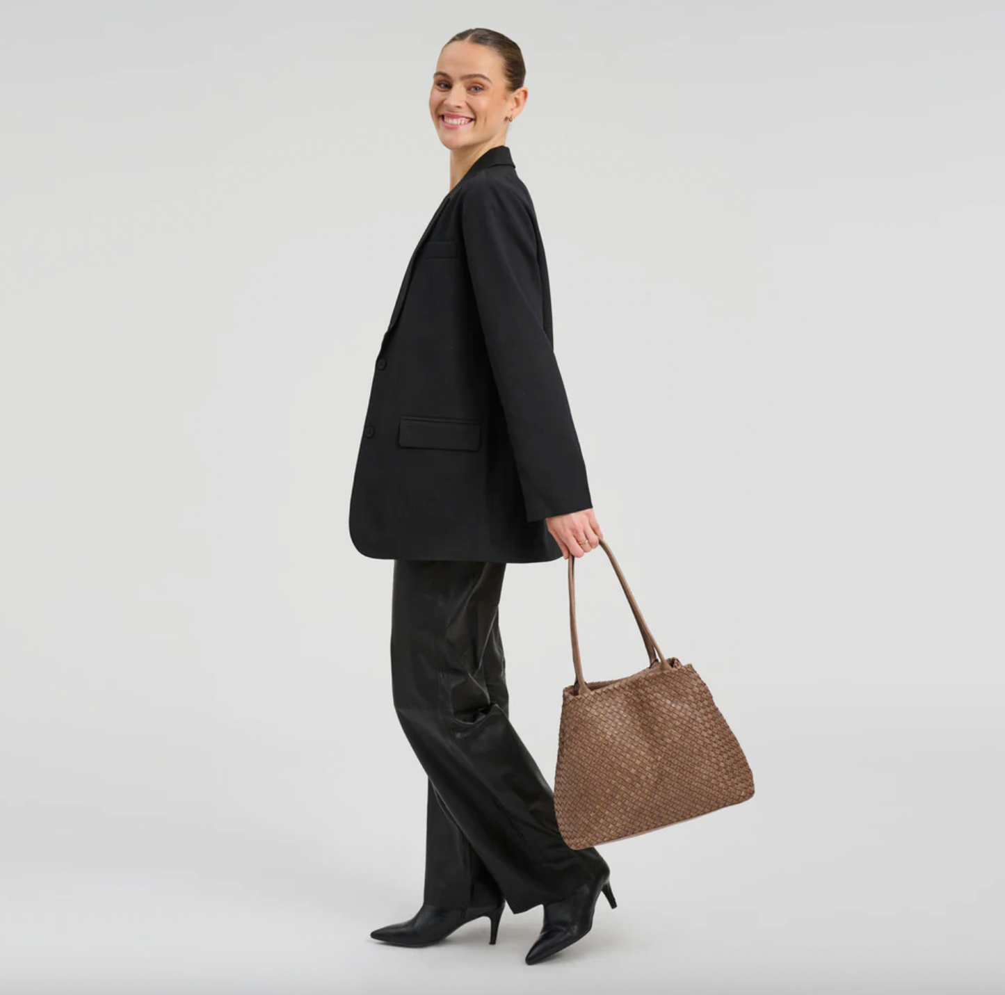 Shopper i flettet skinn - Dark taupe