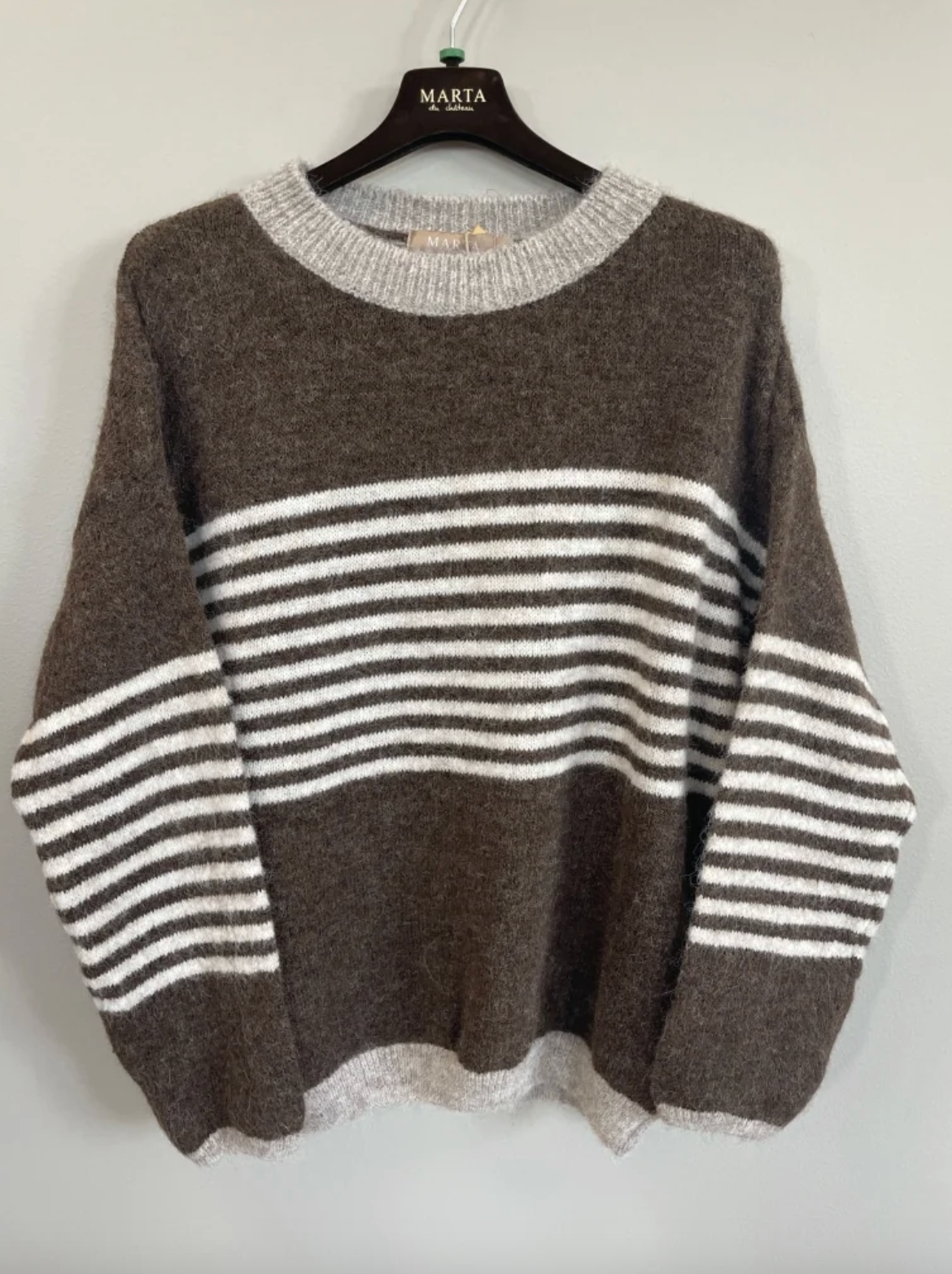 Strikk Sicilia choco – Stripet strikkegenser