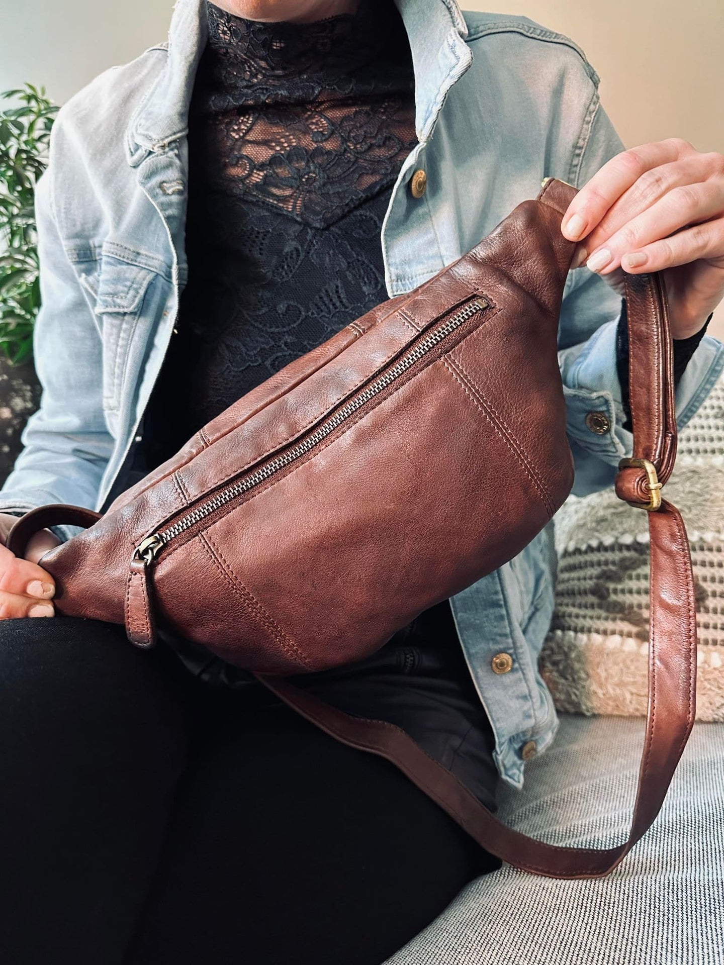 Bumbag washed cow – Brown - VIAMAJA.DK