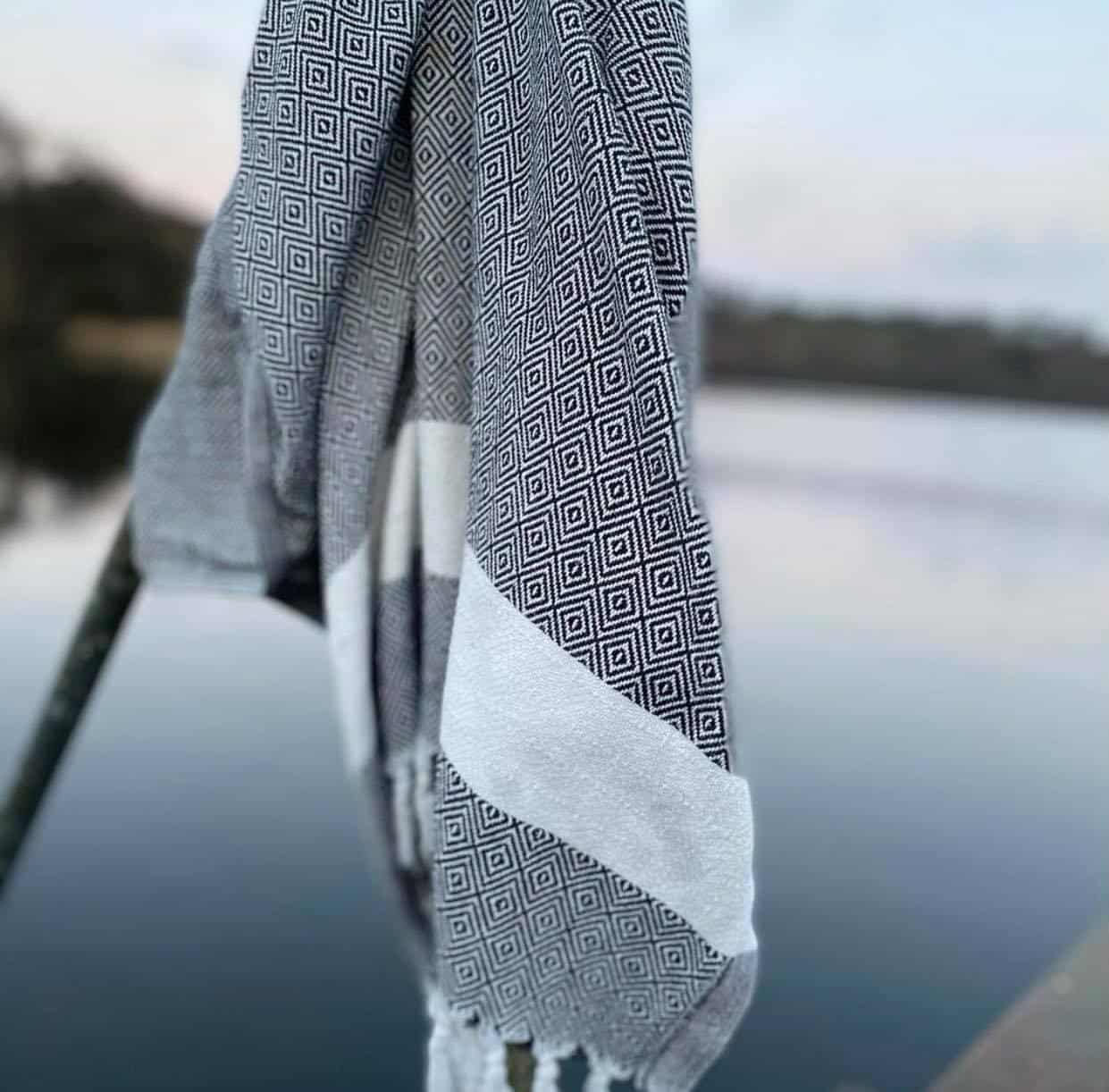 Hamam badehåndklæde – Diamond sort – 90×180 - VIAMAJA.DK