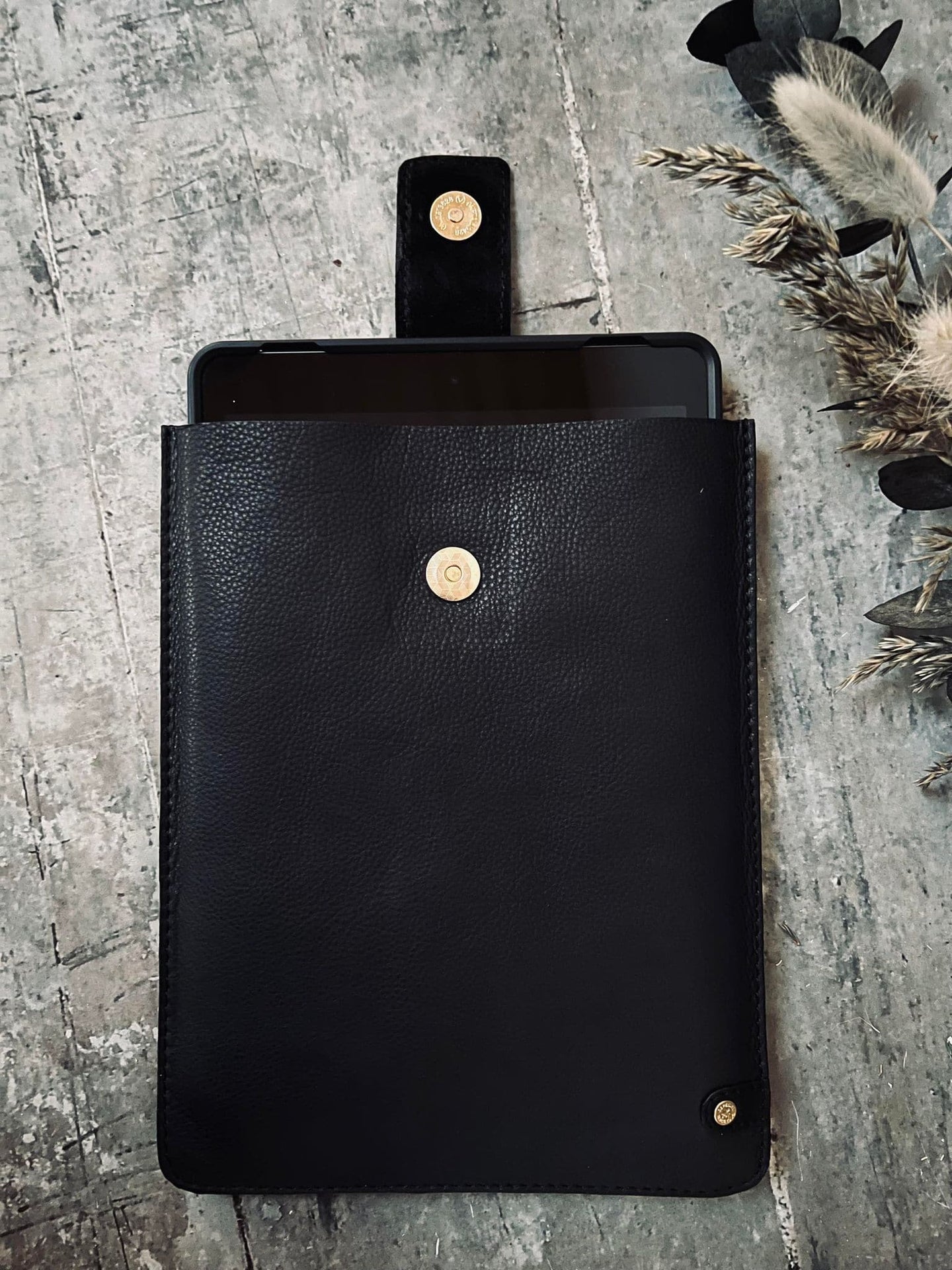 Ipad cover i blød og lækker skind - VIAMAJA.DK