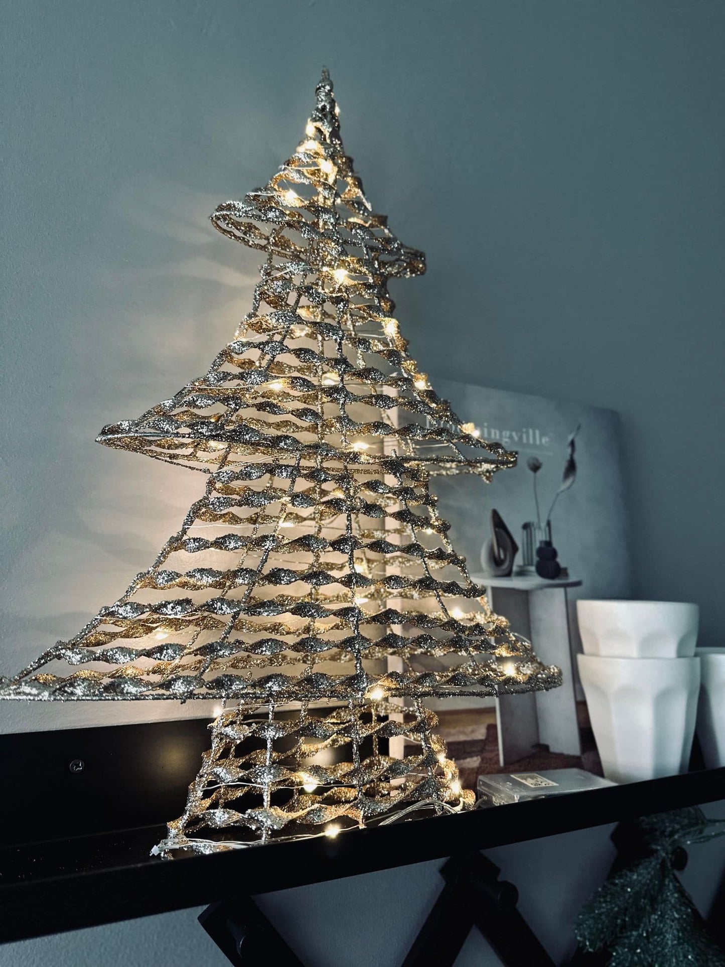 Juletræ XL med LED lys - VIAMAJA.DK