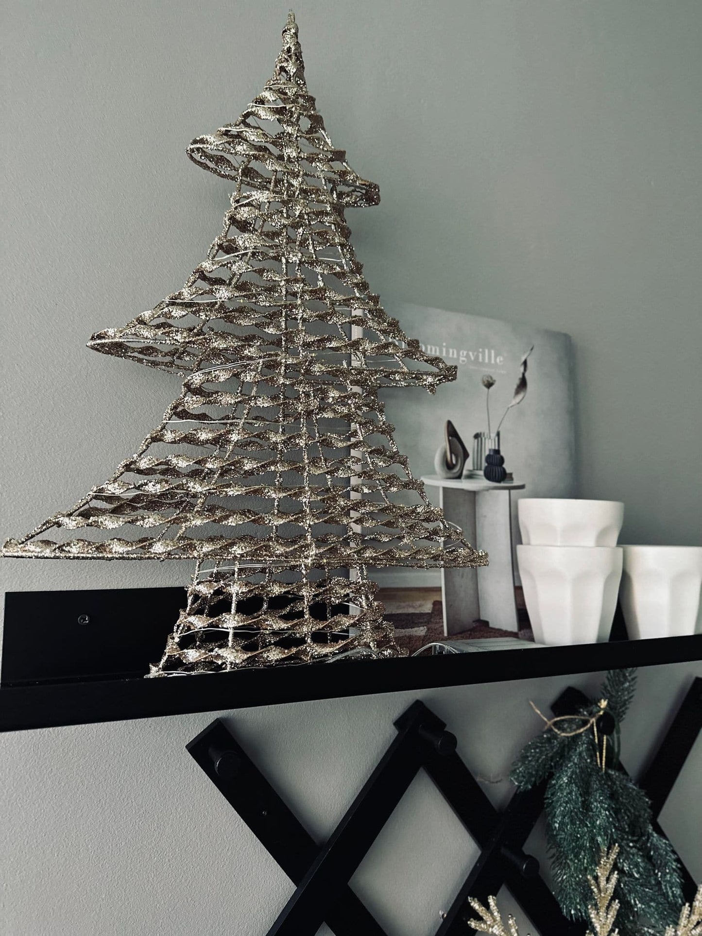 Juletræ XL med LED lys - VIAMAJA.DK