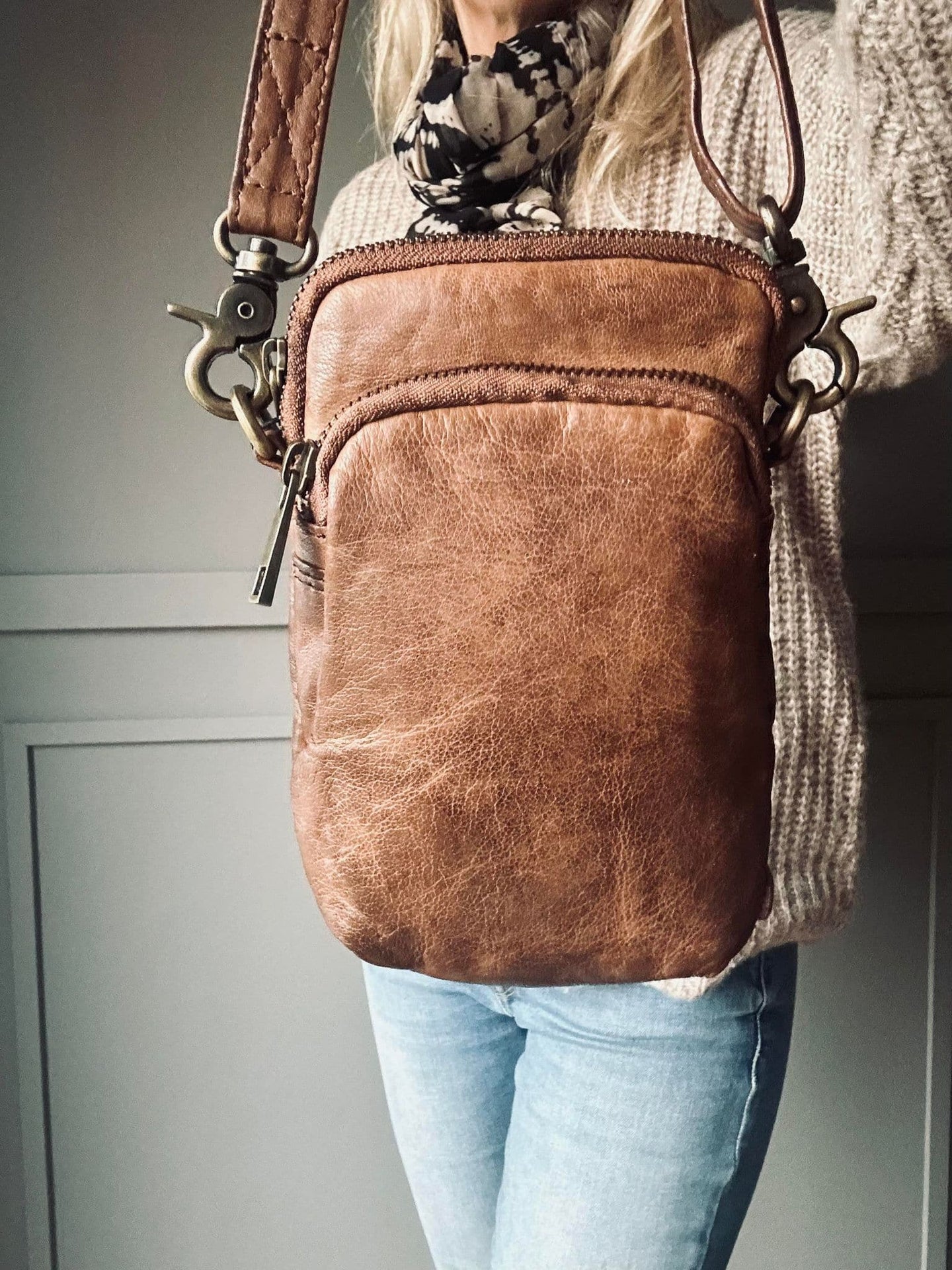 Mobiltaske - CHESTNUT - VIAMAJA.DK