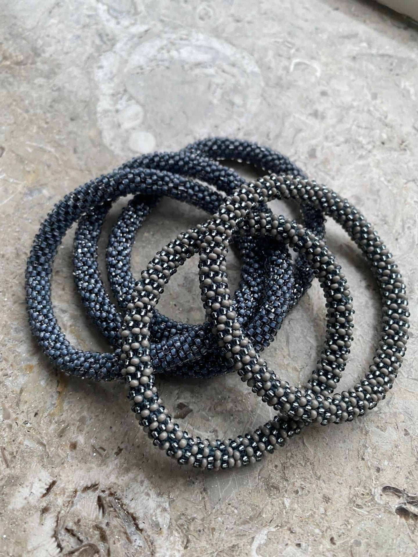 Nepal armbånd - Grey - VIAMAJA.DK