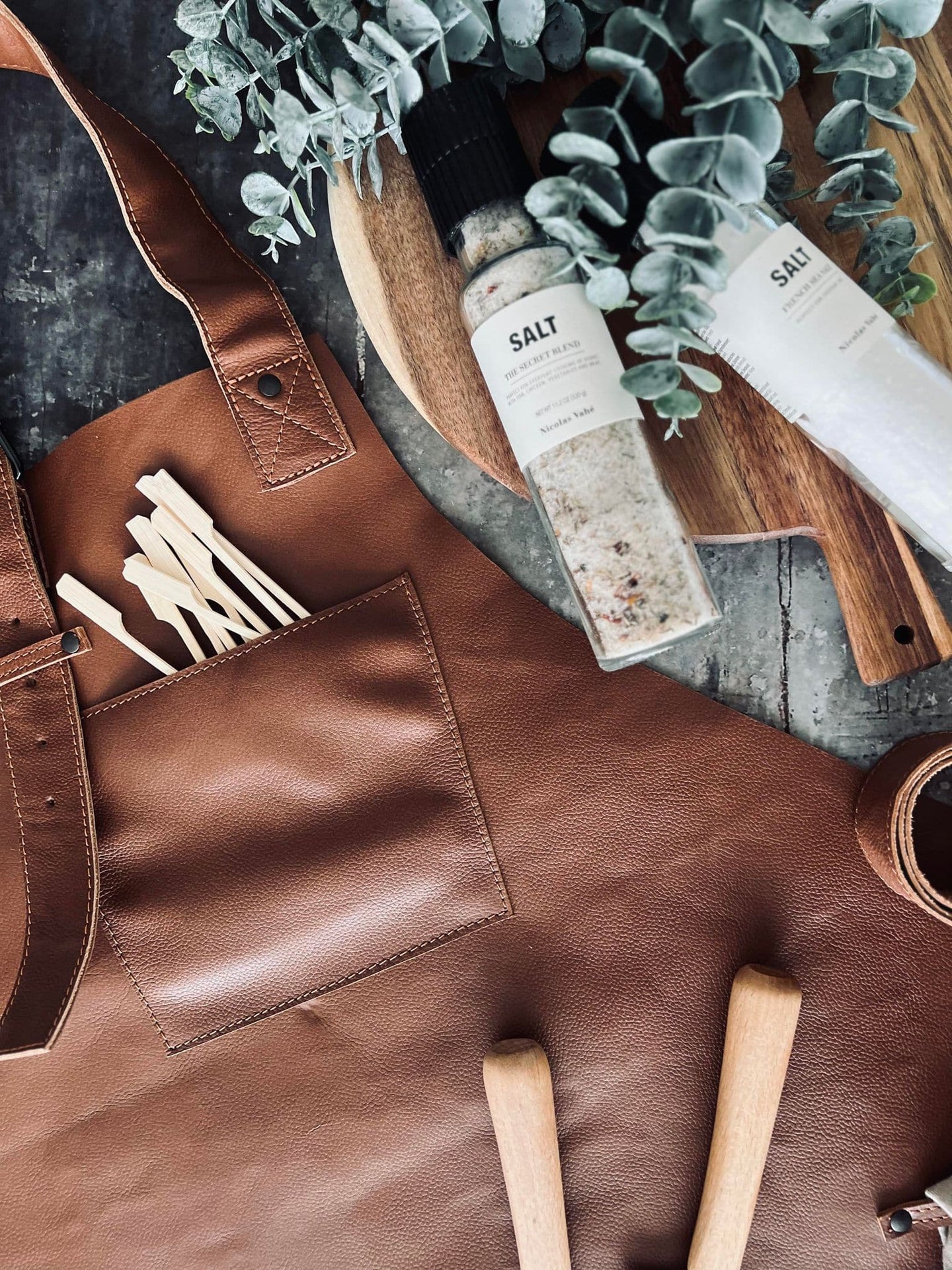 Skindforklæde – Cognac bøffellæder - VIAMAJA.DK