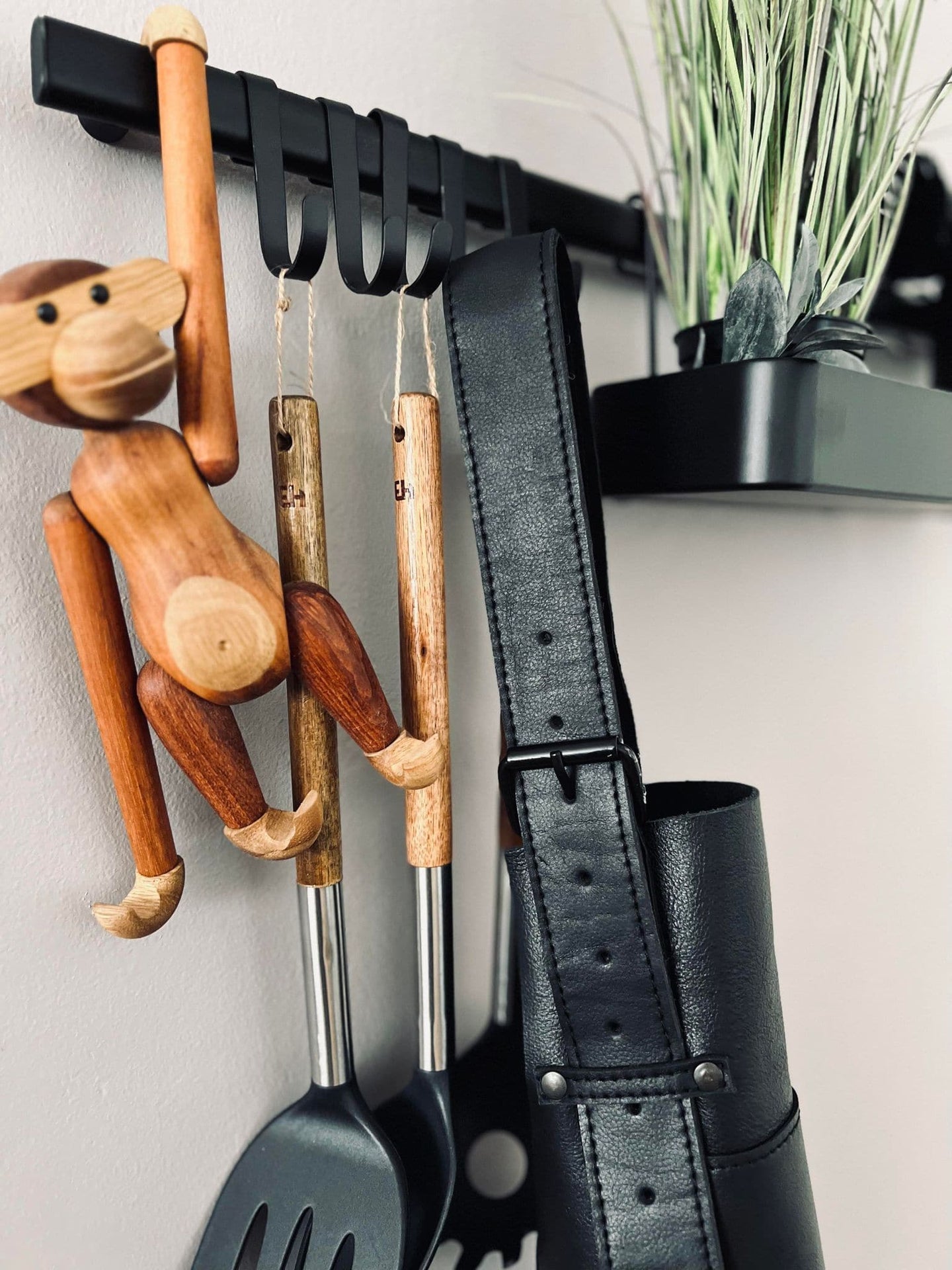 Skindforklæde – Sort bøffellæder - VIAMAJA.DK