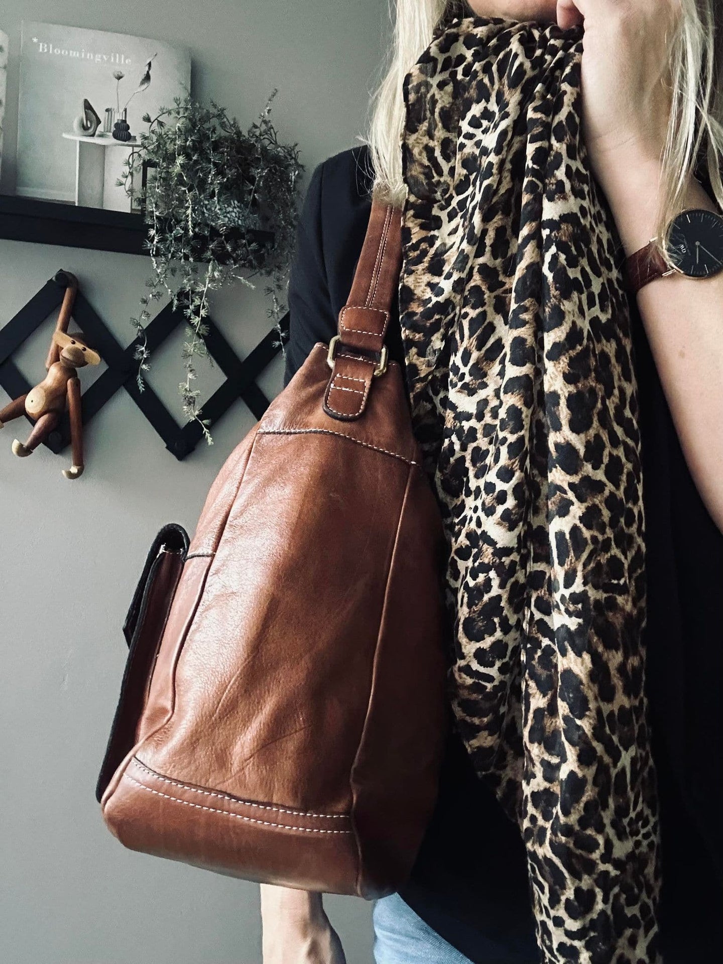 Taske m. lomme på front - Walnut / Gold - VIAMAJA.DK