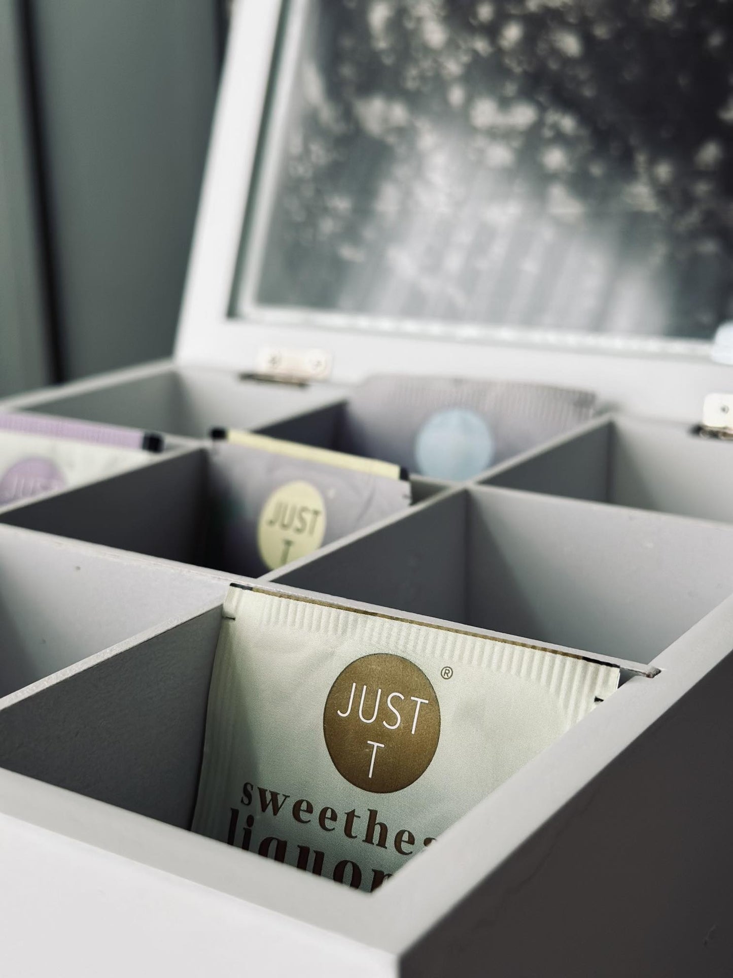 Tebox med 9 rum – White - VIAMAJA.DK