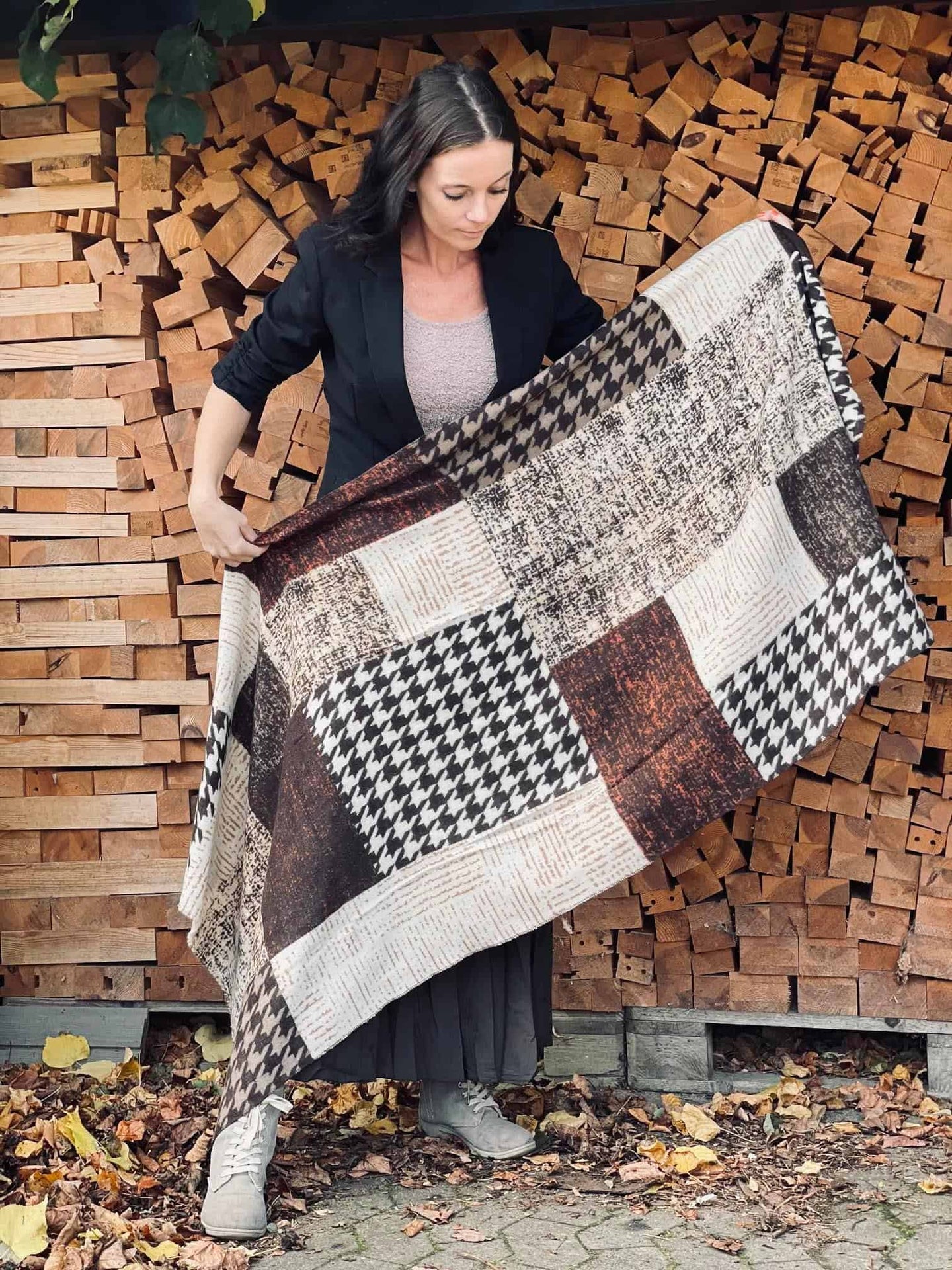 Tørklæde - patchwork brown - VIAMAJA.DK