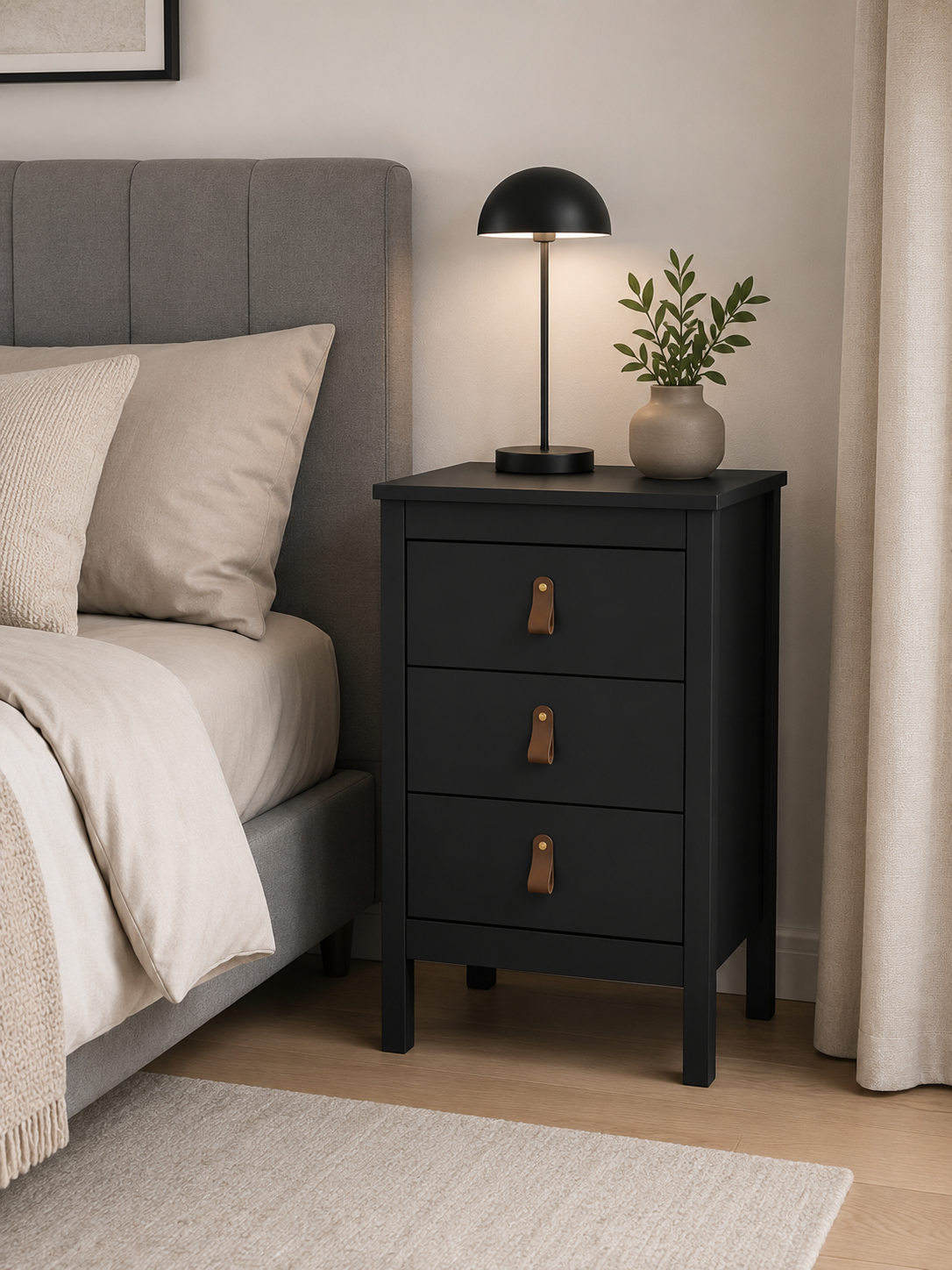 Nattbord Madrid med 3 skuffer - Black