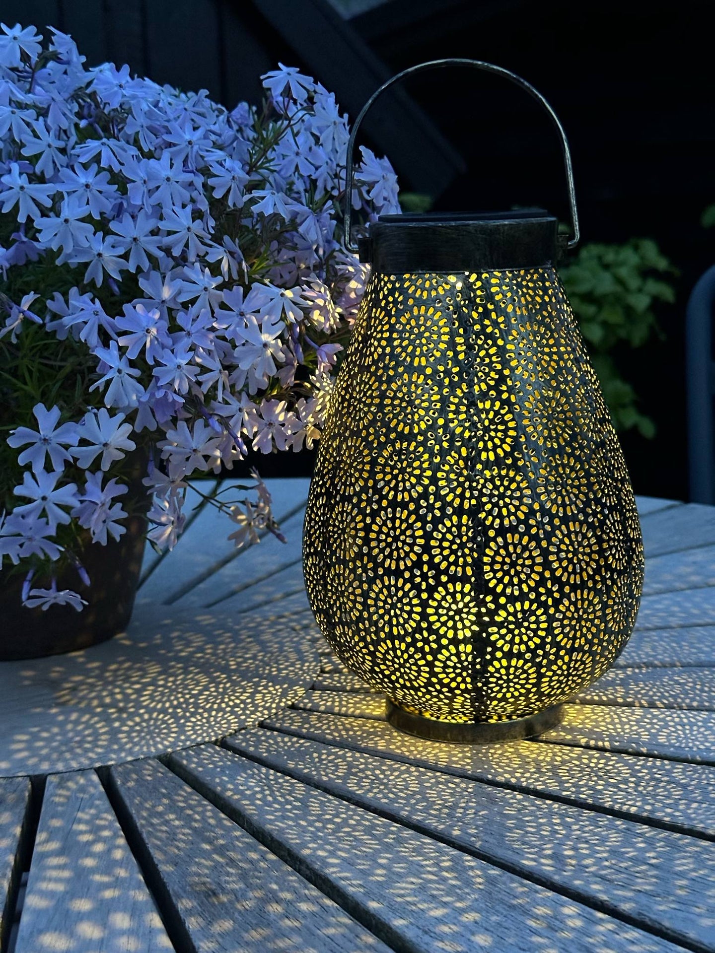 Lykt med solceller - GOLDEN