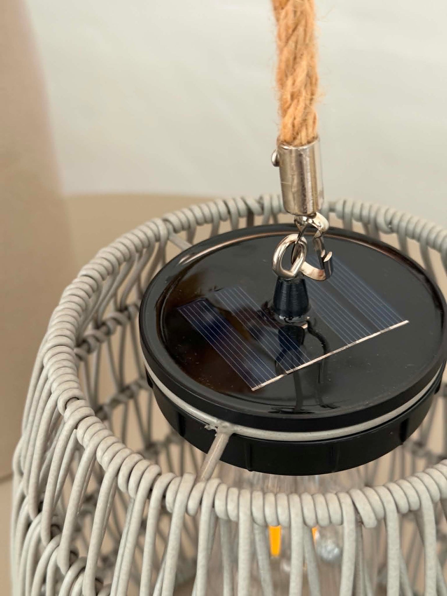 Lampe med solcelle - Grå