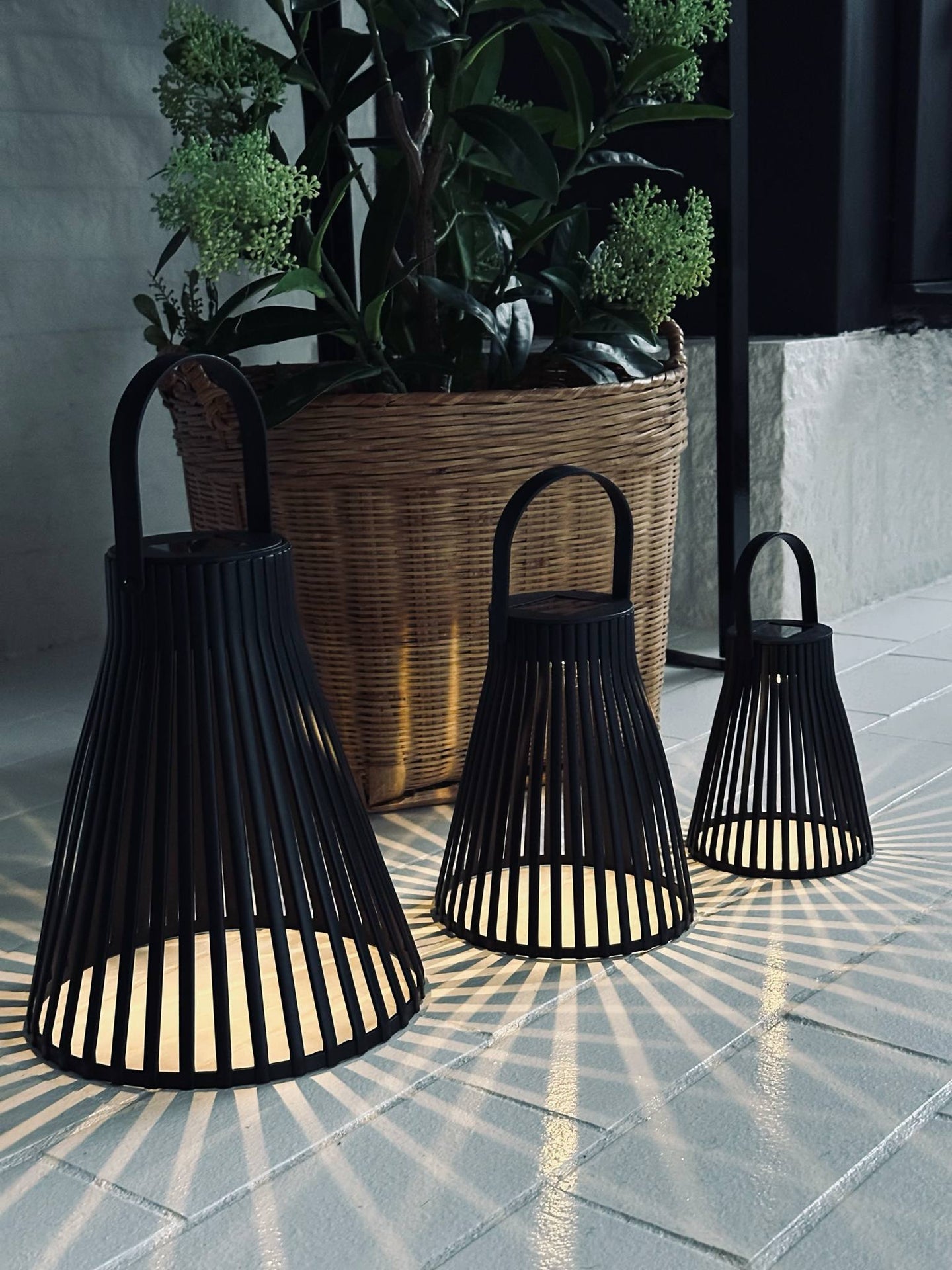 Lykt med solceller - GARDEN BLACK 18cm