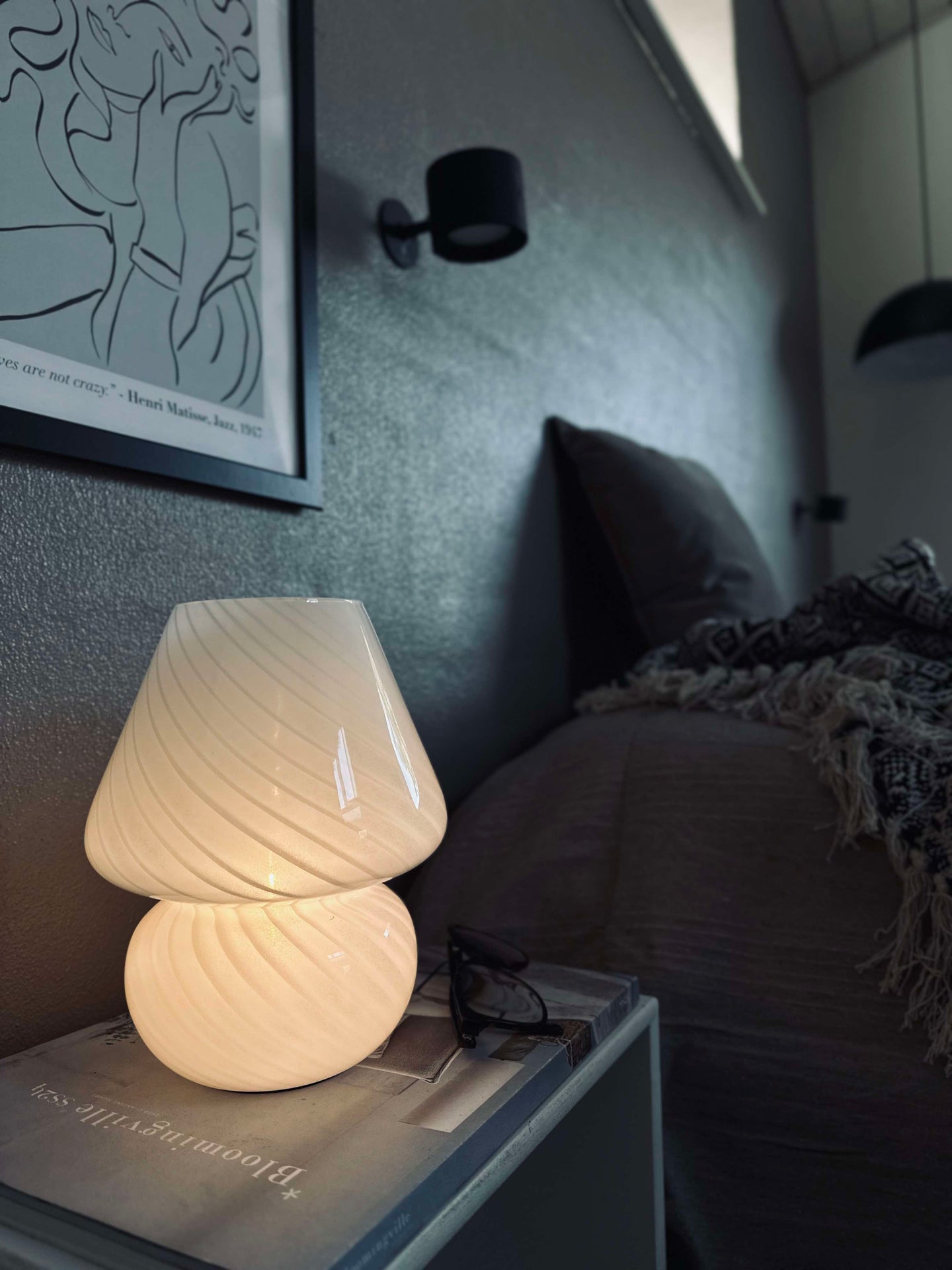 Mushroom Small – Hvitt munnblåst glass