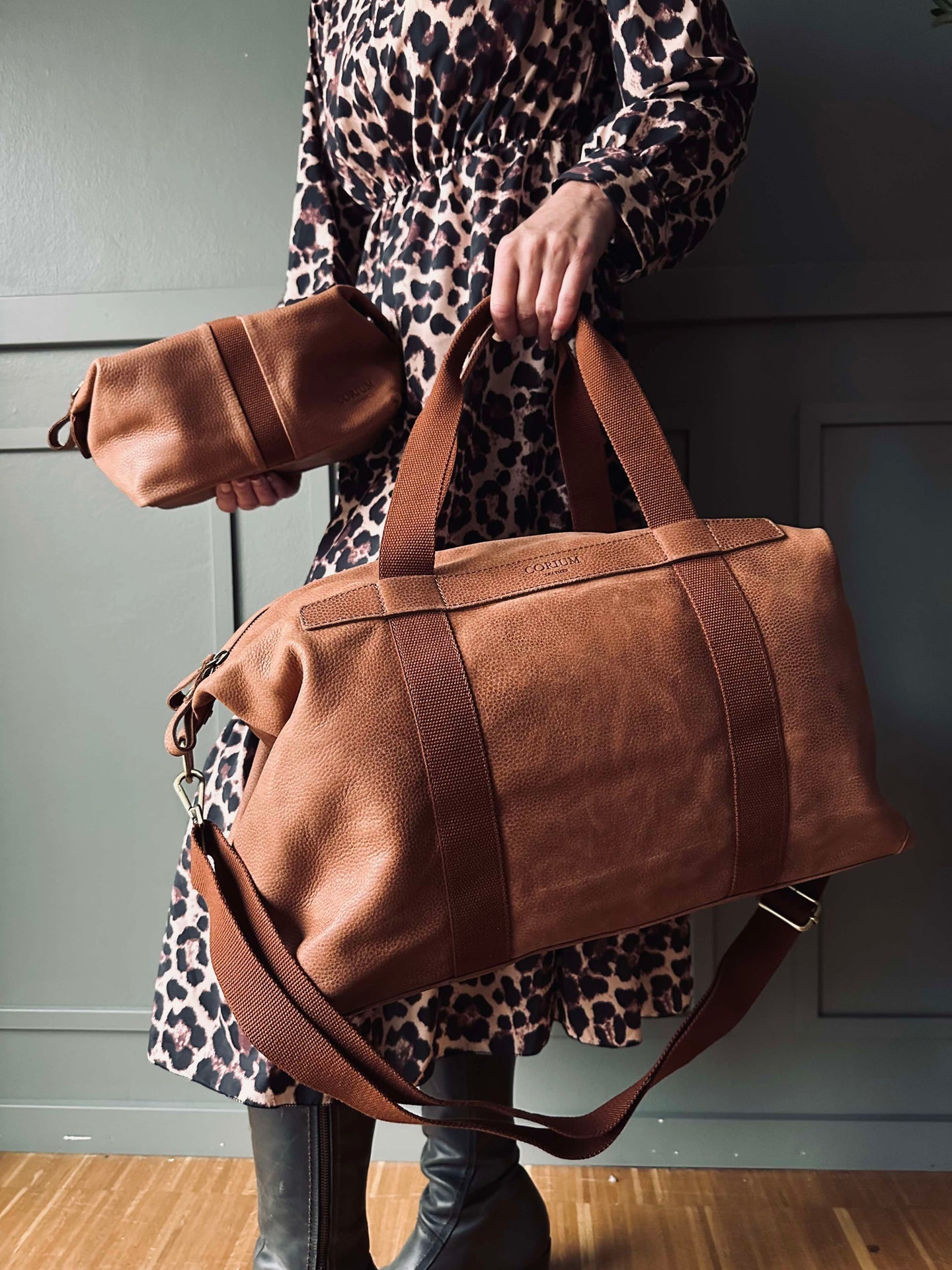 Gavesett Weekendbag m. toalettmappe - Cognac