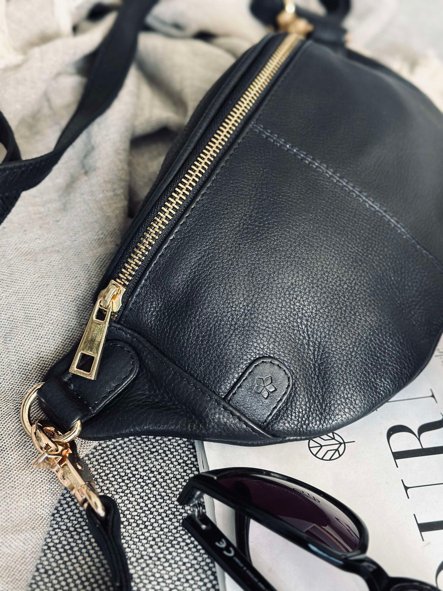 Bumbag Molly - Svart / gull