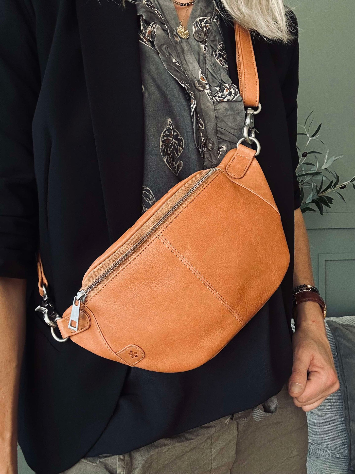 Bumbag Molly - Cognac / sølv