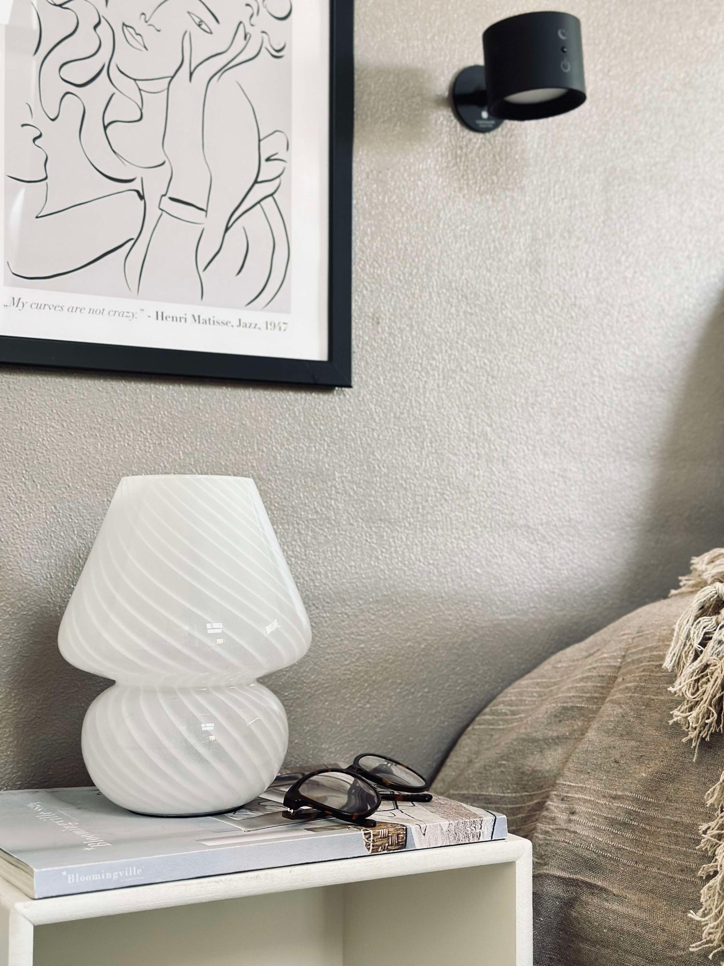 Mushroom Small – Hvitt munnblåst glass