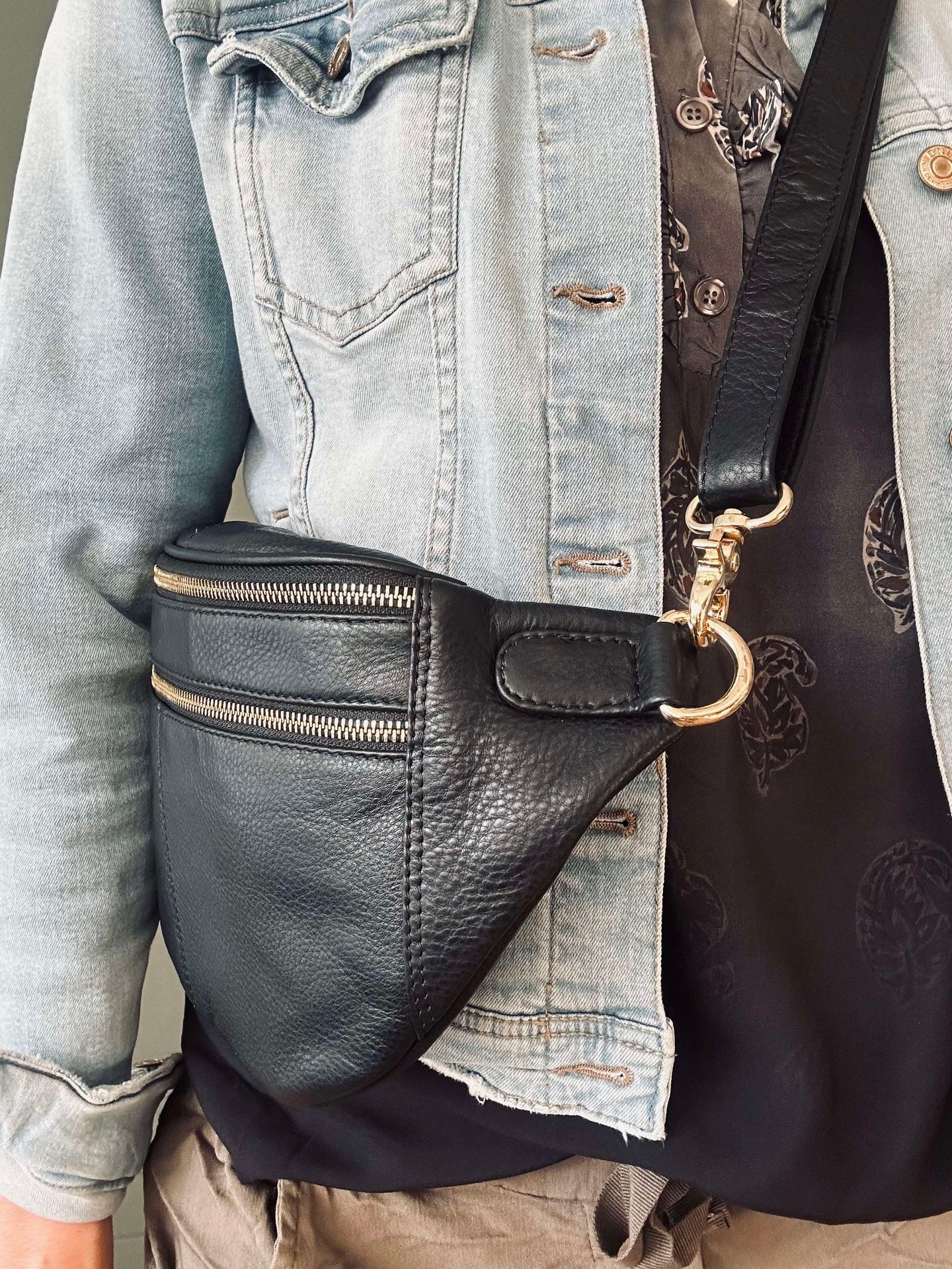 Bumbag Astrid - Svart / Gull