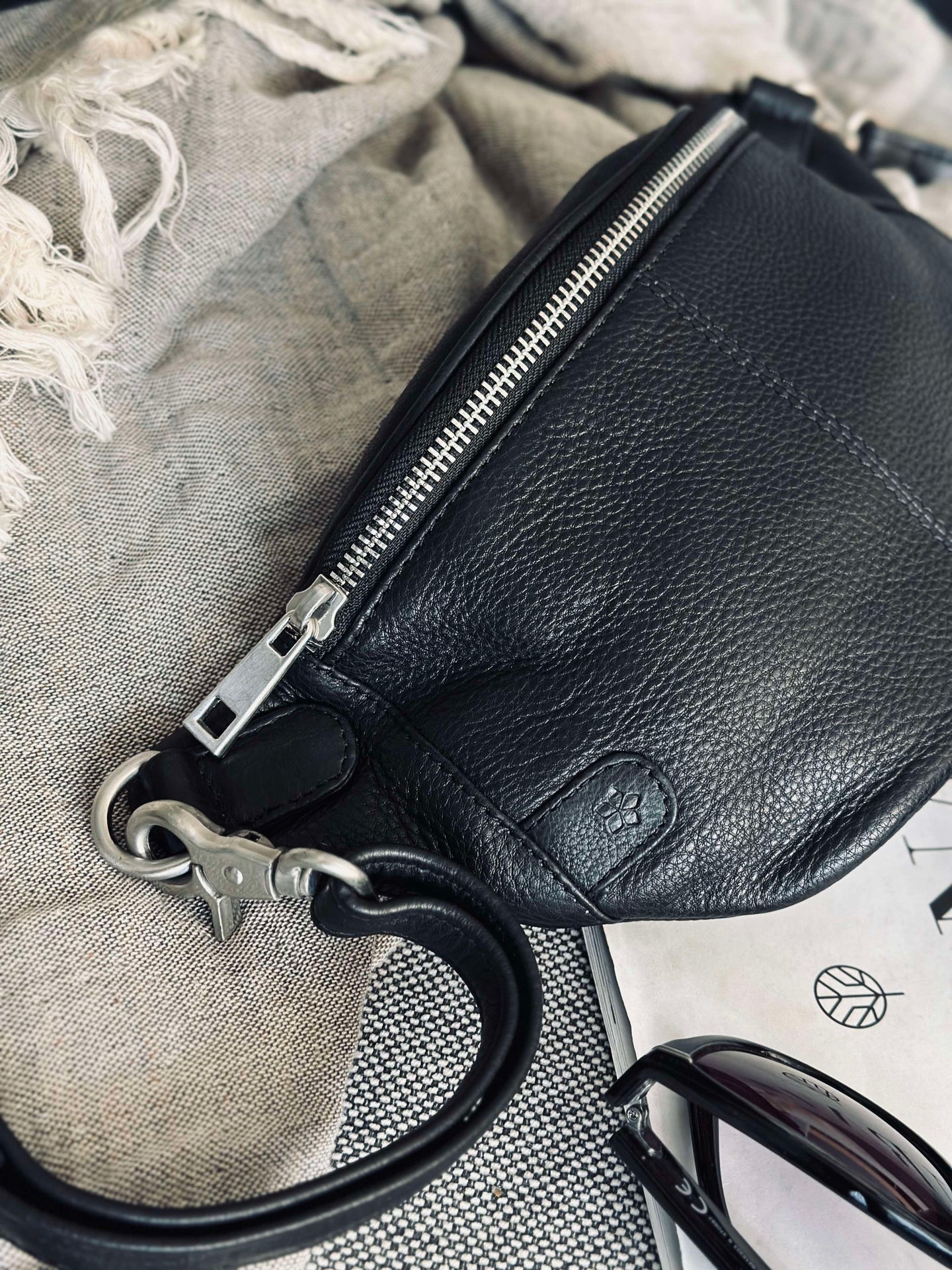 Bumbag Molly - Svart / sølv